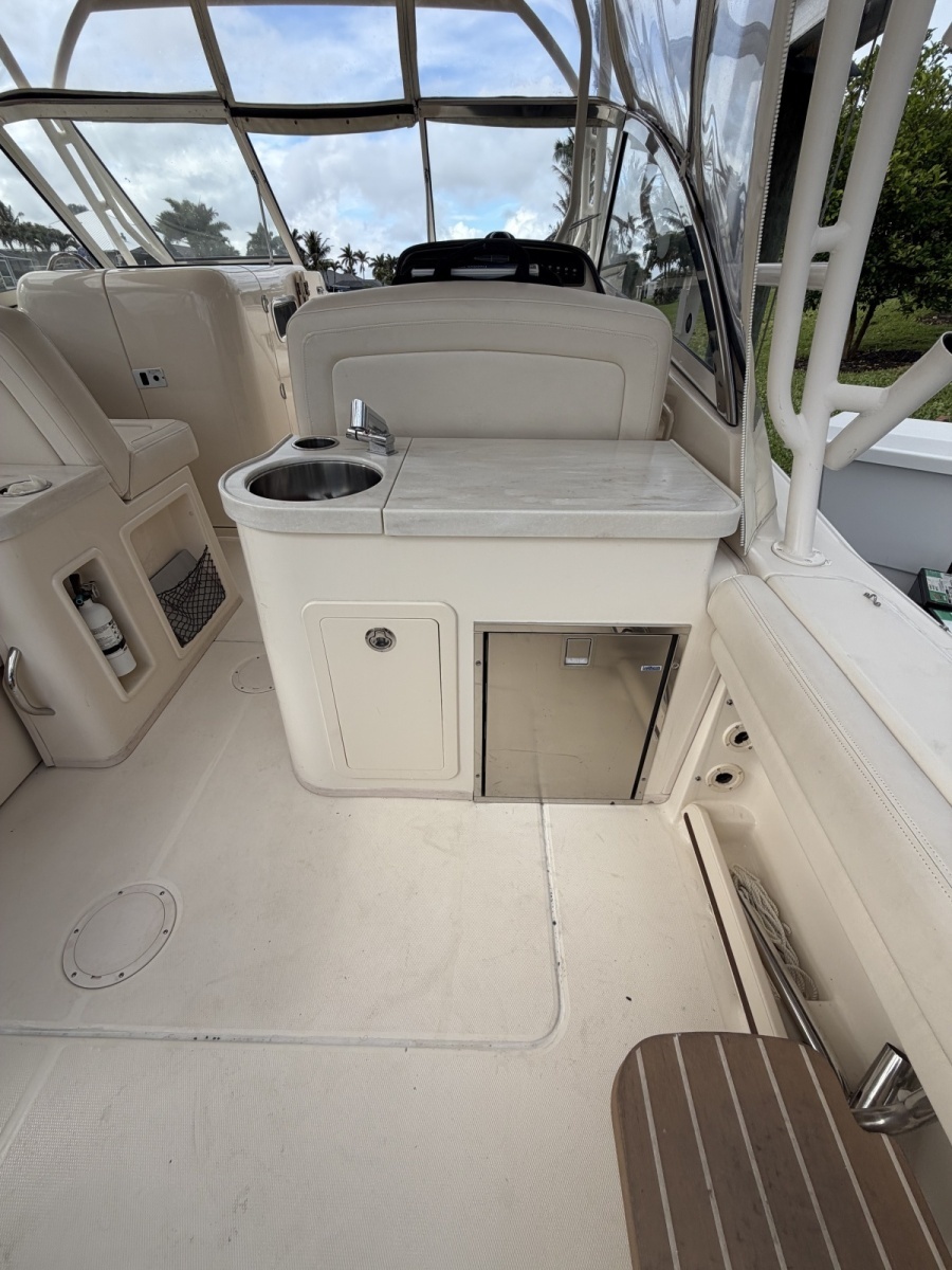 30ft Grady White Yacht For Sale