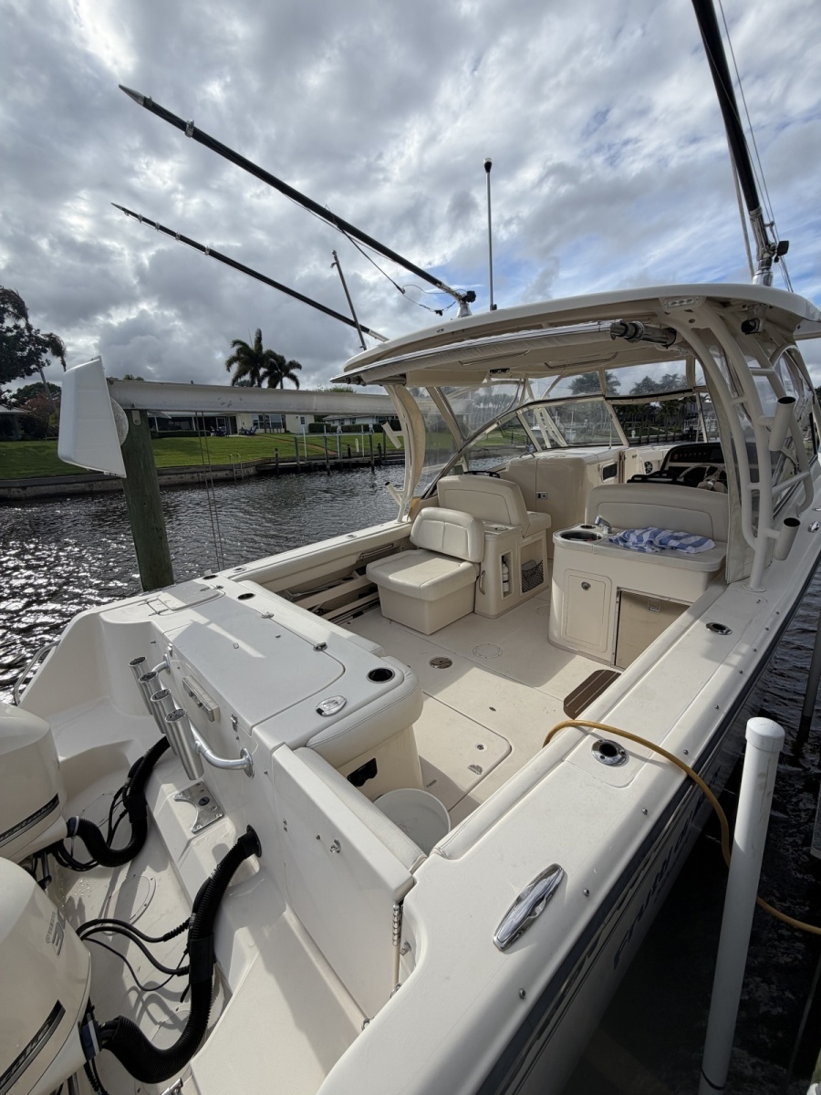 30ft Grady White Yacht For Sale