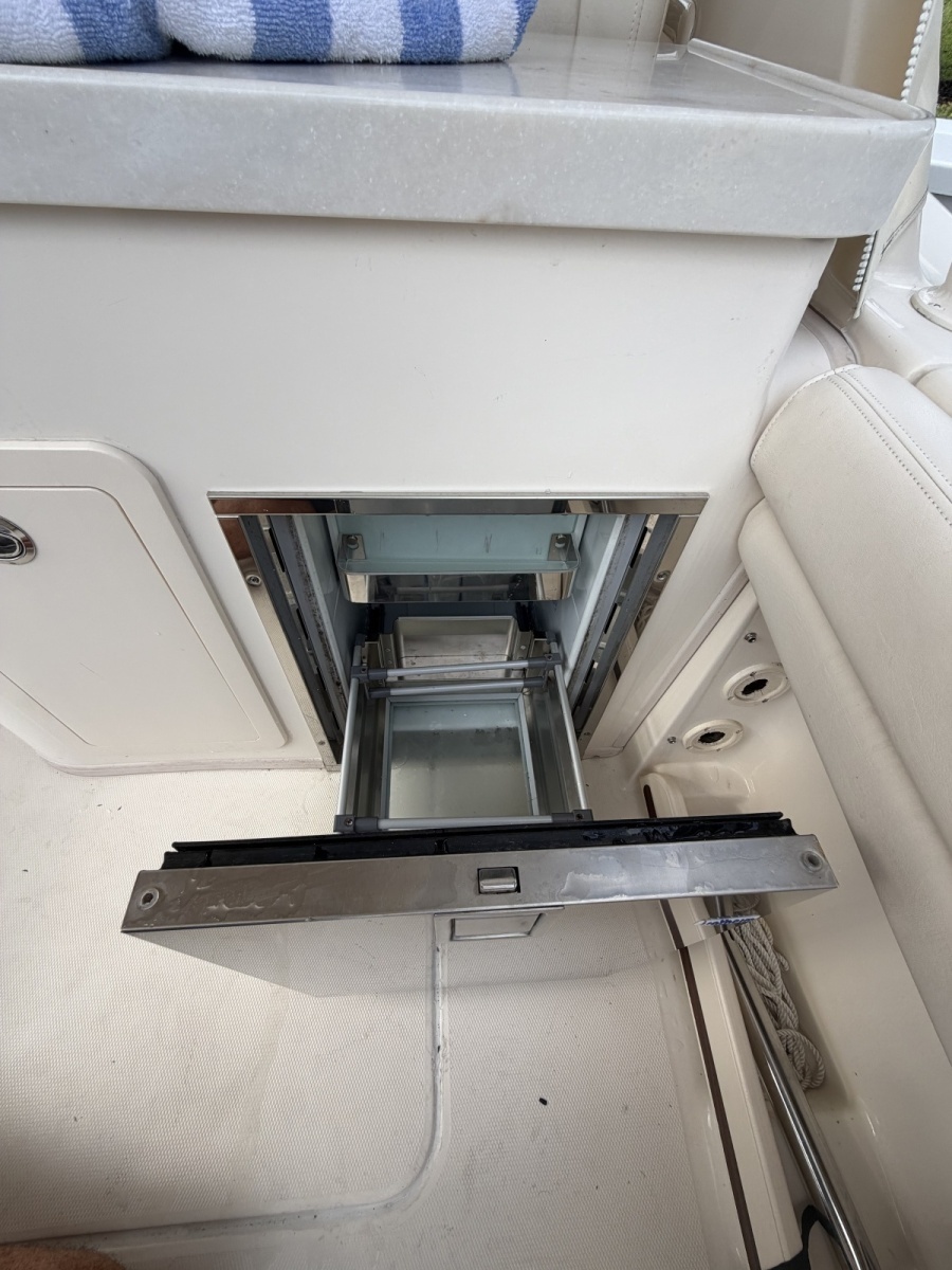 30ft Grady White Yacht For Sale