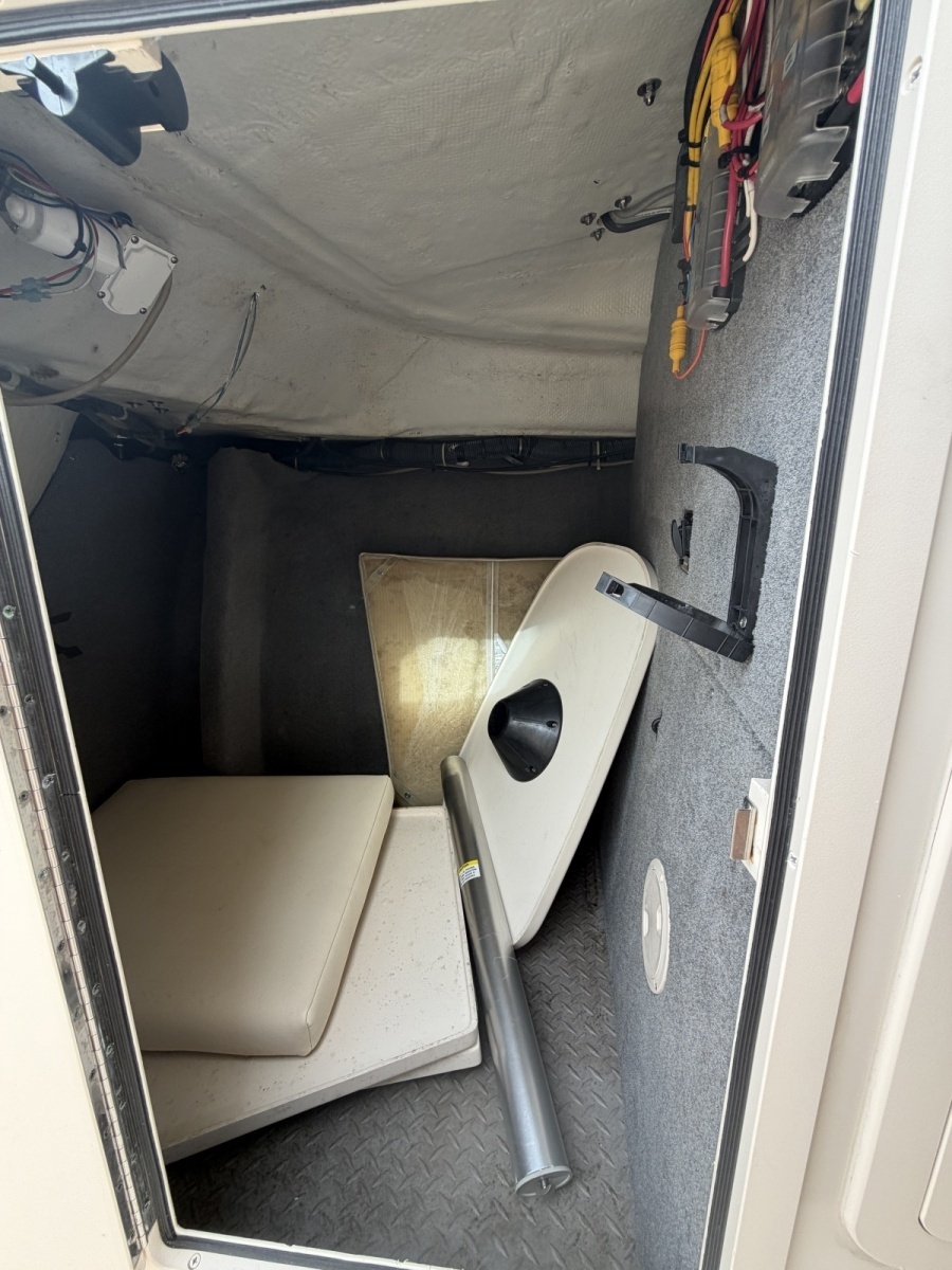 30ft Grady White Yacht For Sale