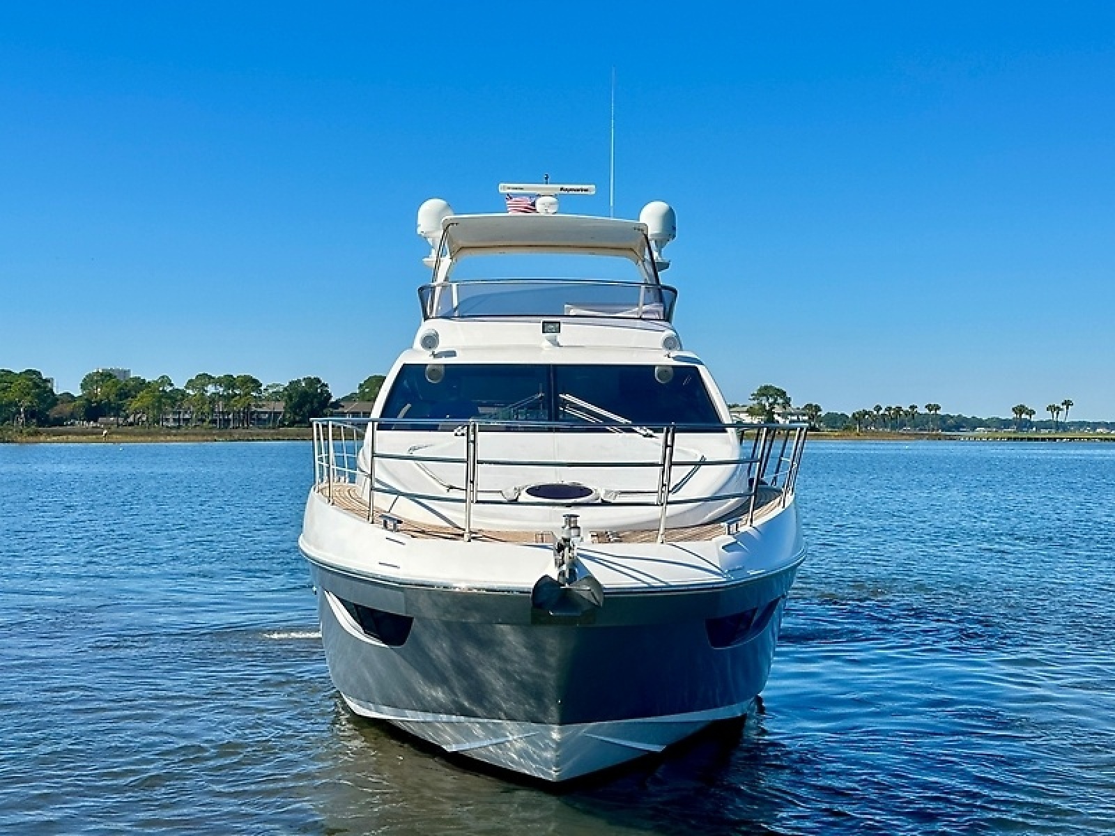 53' 2011 Azimut FlyBridge