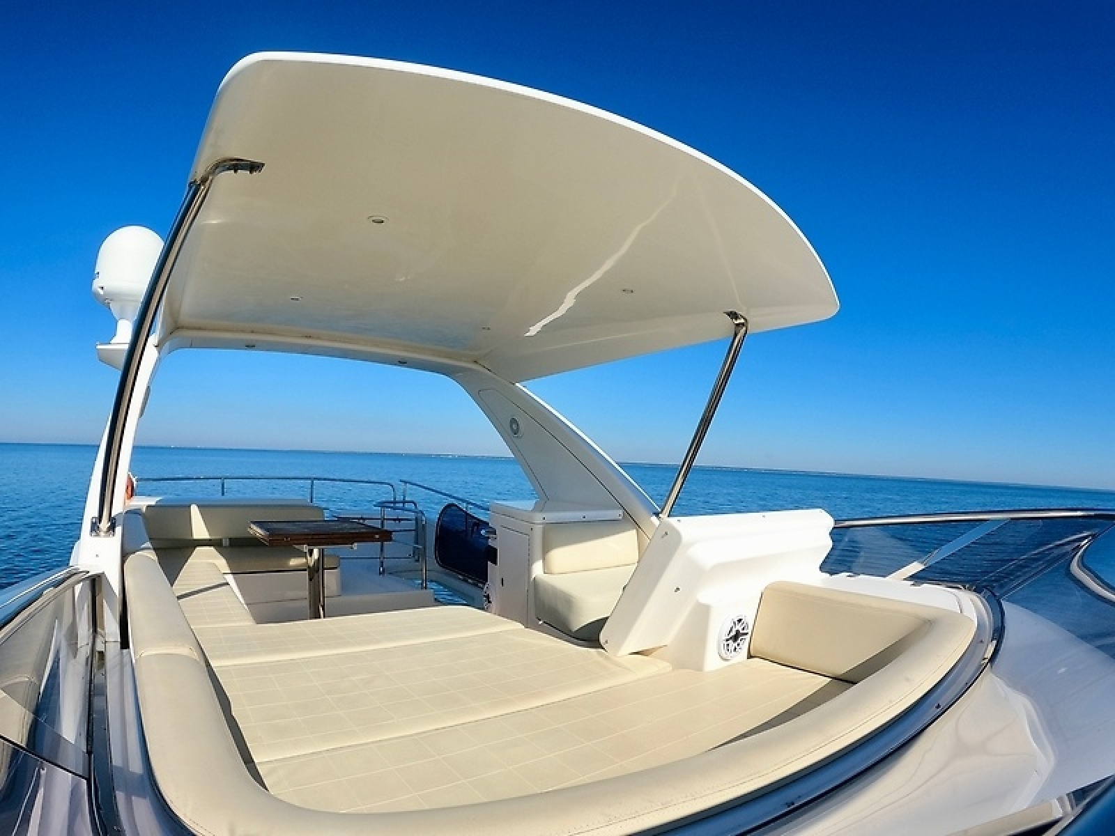53' 2011 Azimut FlyBridge