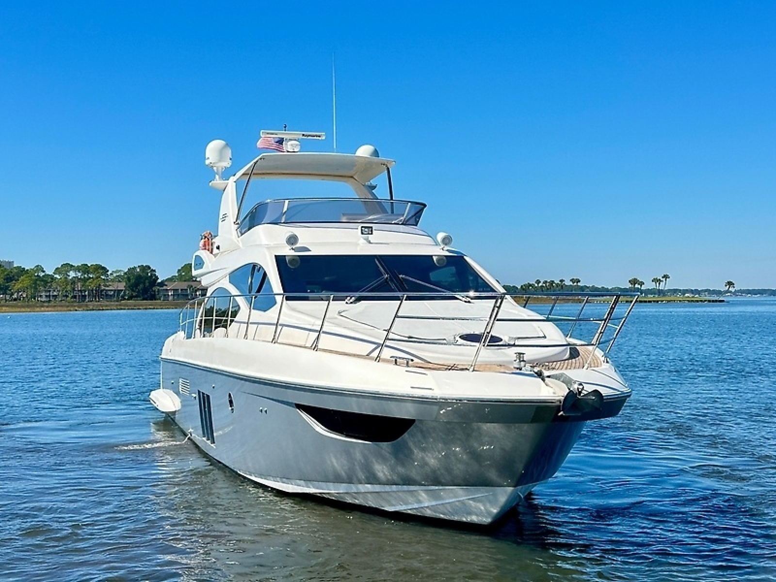 53' 2011 Azimut FlyBridge