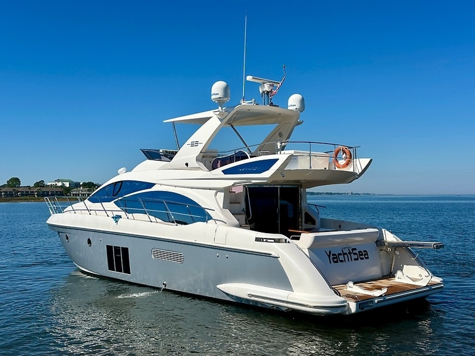 53' 2011 Azimut FlyBridge