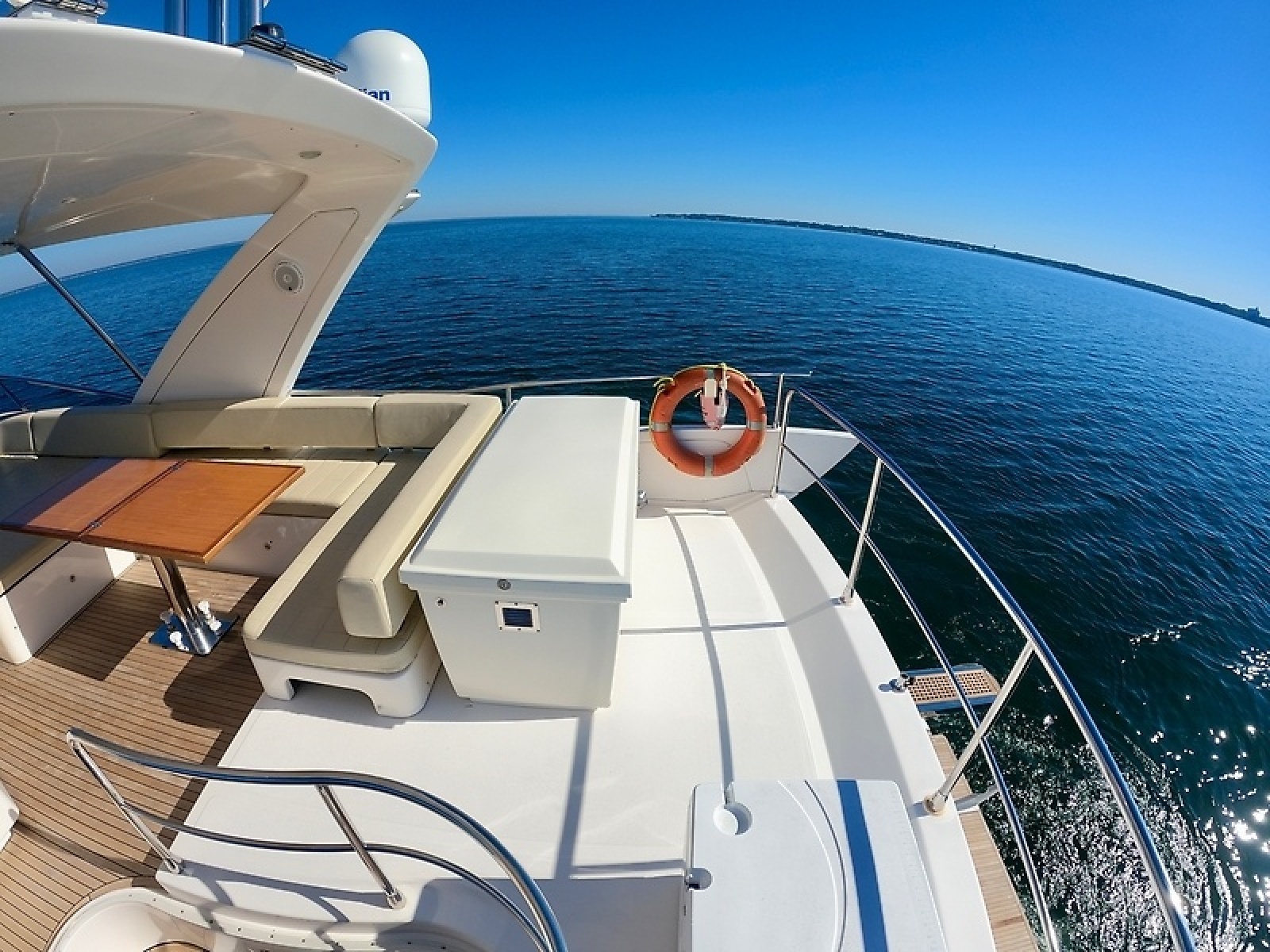 53' 2011 Azimut FlyBridge