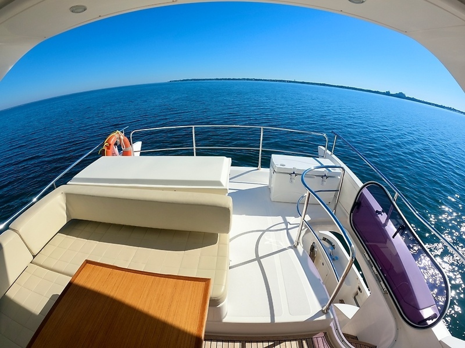 53' 2011 Azimut FlyBridge