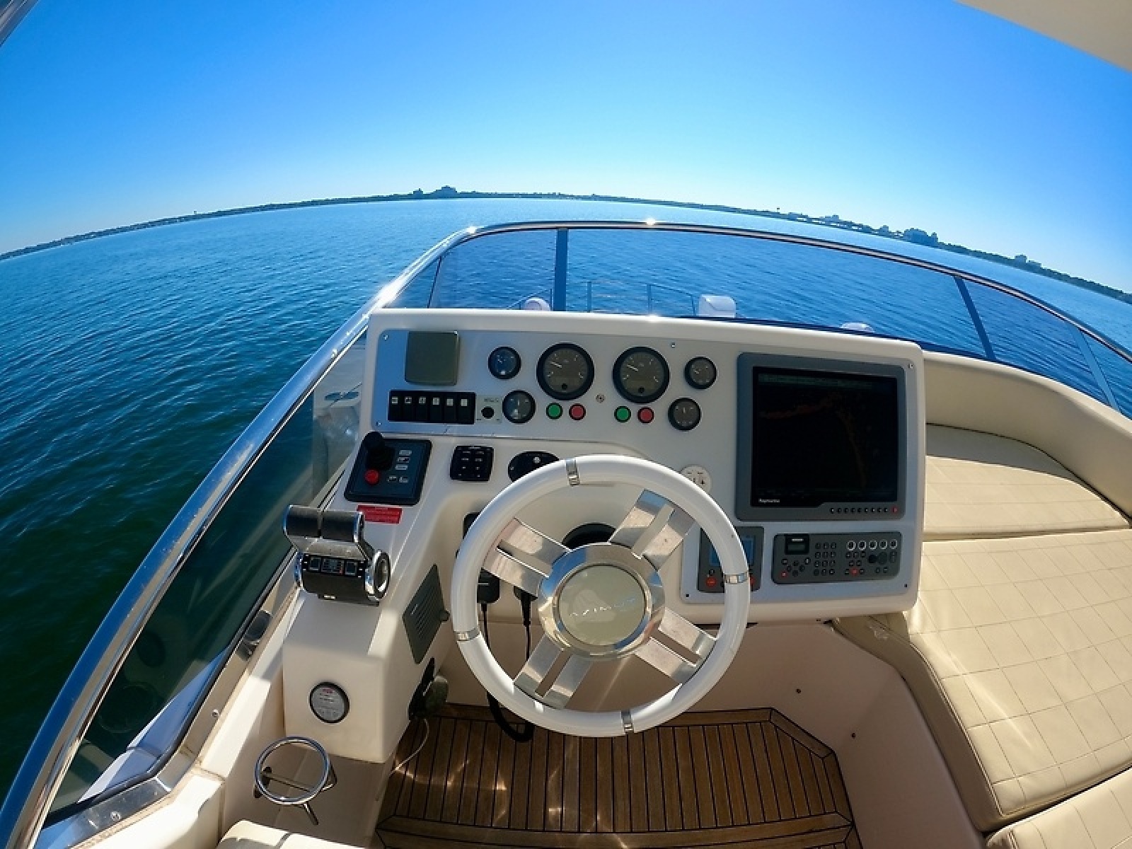 53' 2011 Azimut FlyBridge