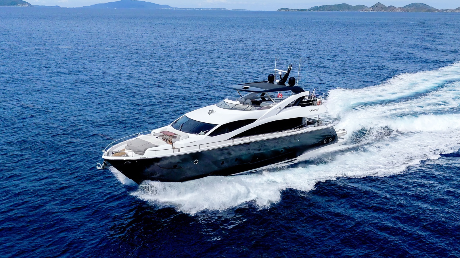 2017 Sunseeker 86 Yacht