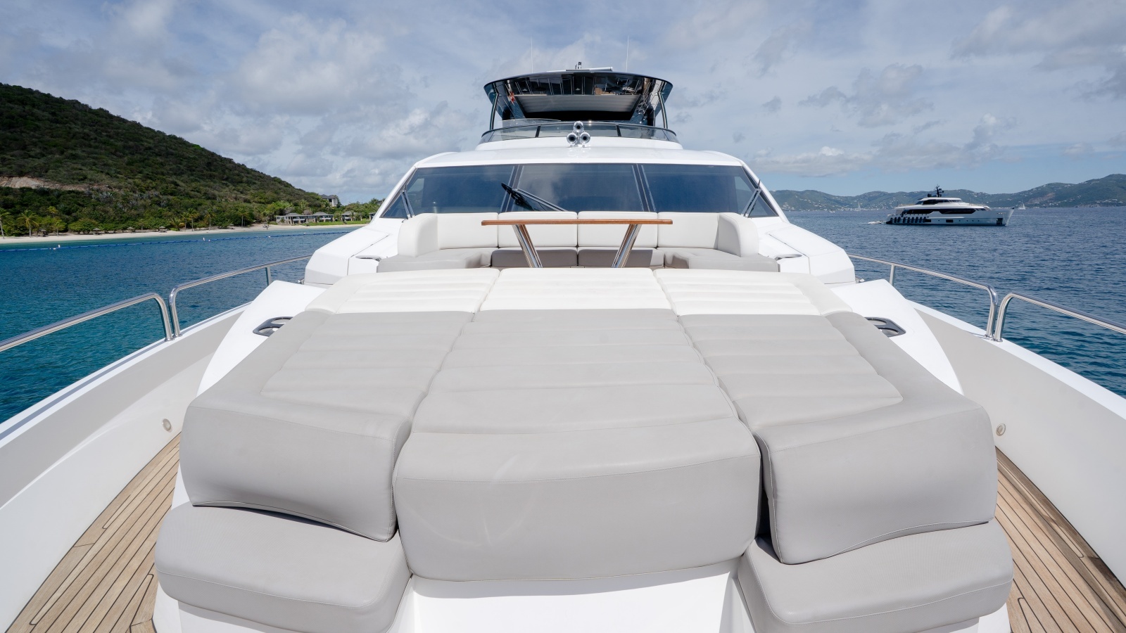 2017 Sunseeker 86 Yacht photo 89
