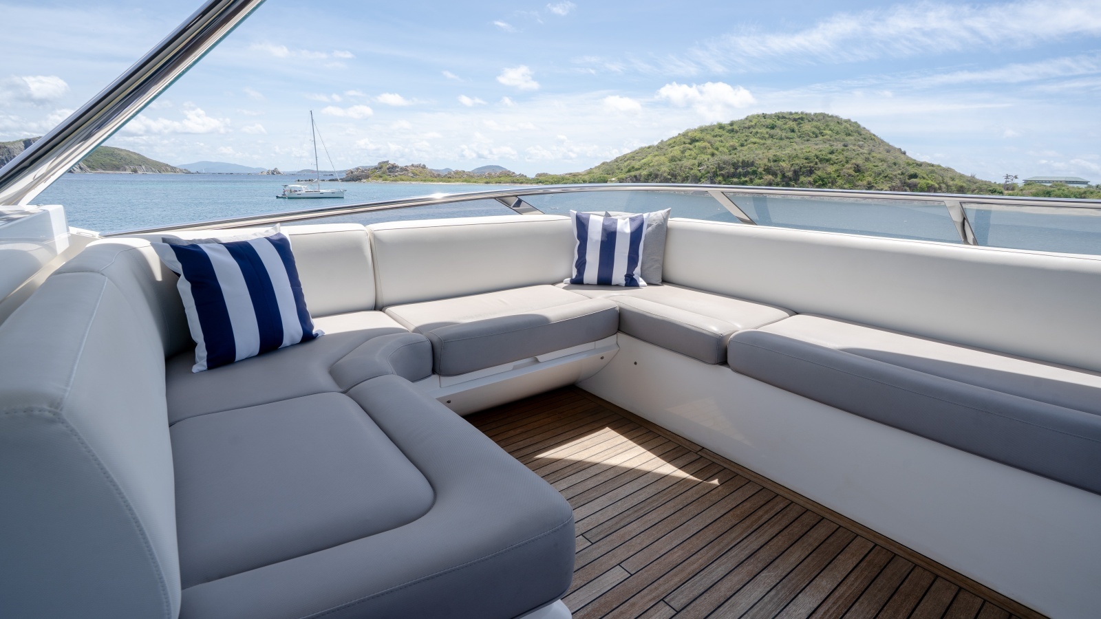 2017 Sunseeker 86 Yacht photo 106
