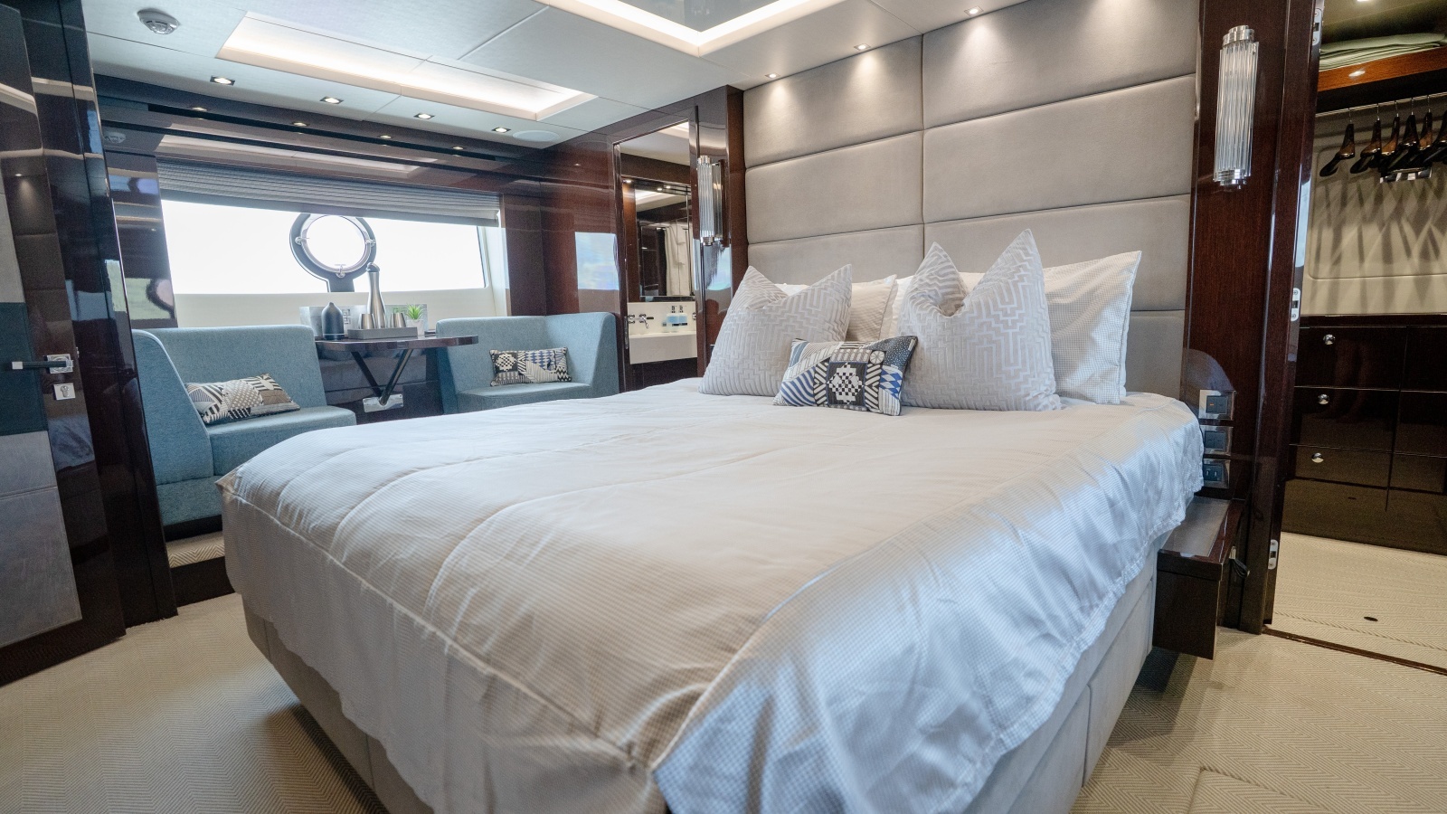 2017 Sunseeker 86 Yacht photo 55