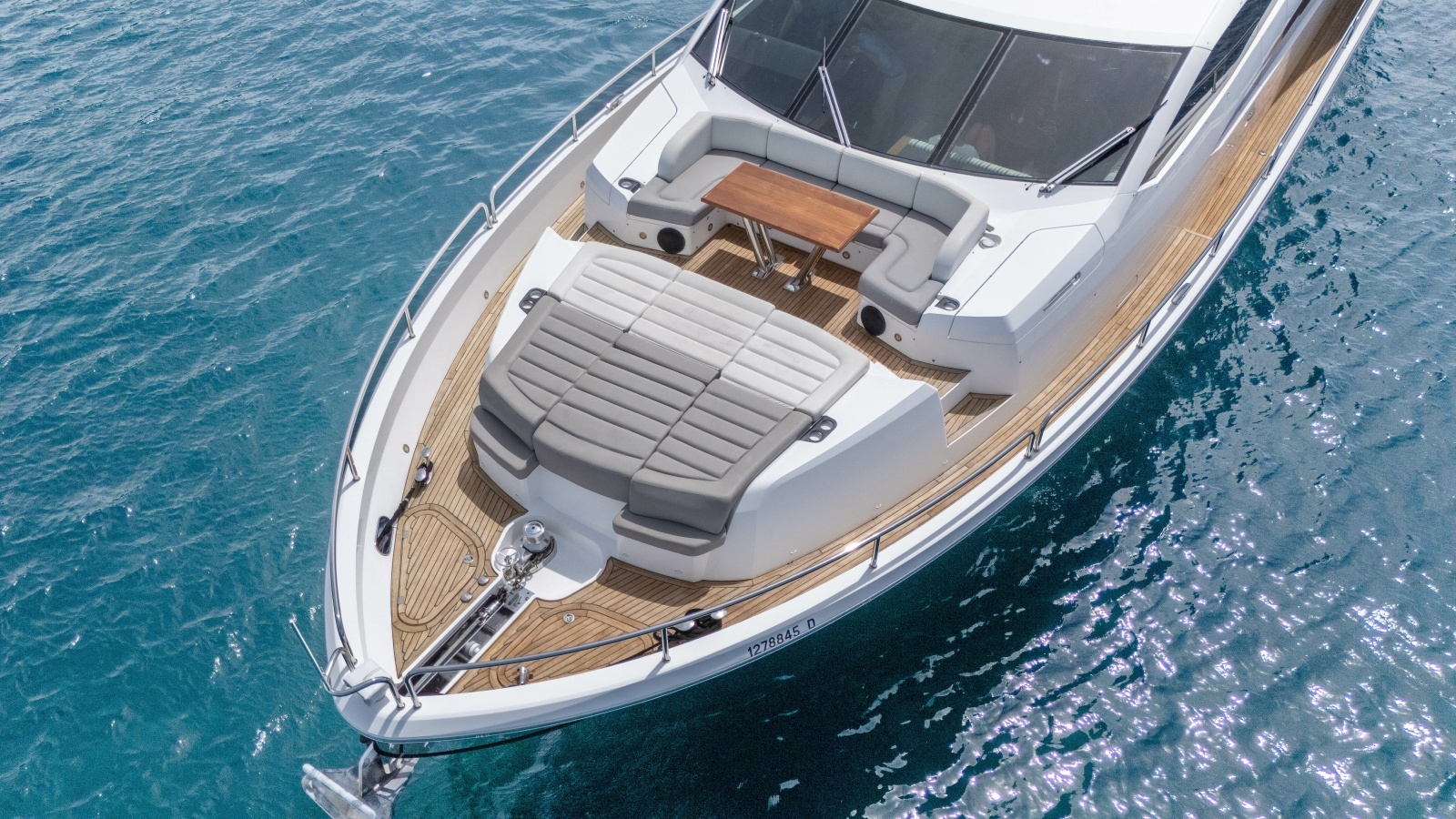 2017 Sunseeker 86 Yacht photo 9
