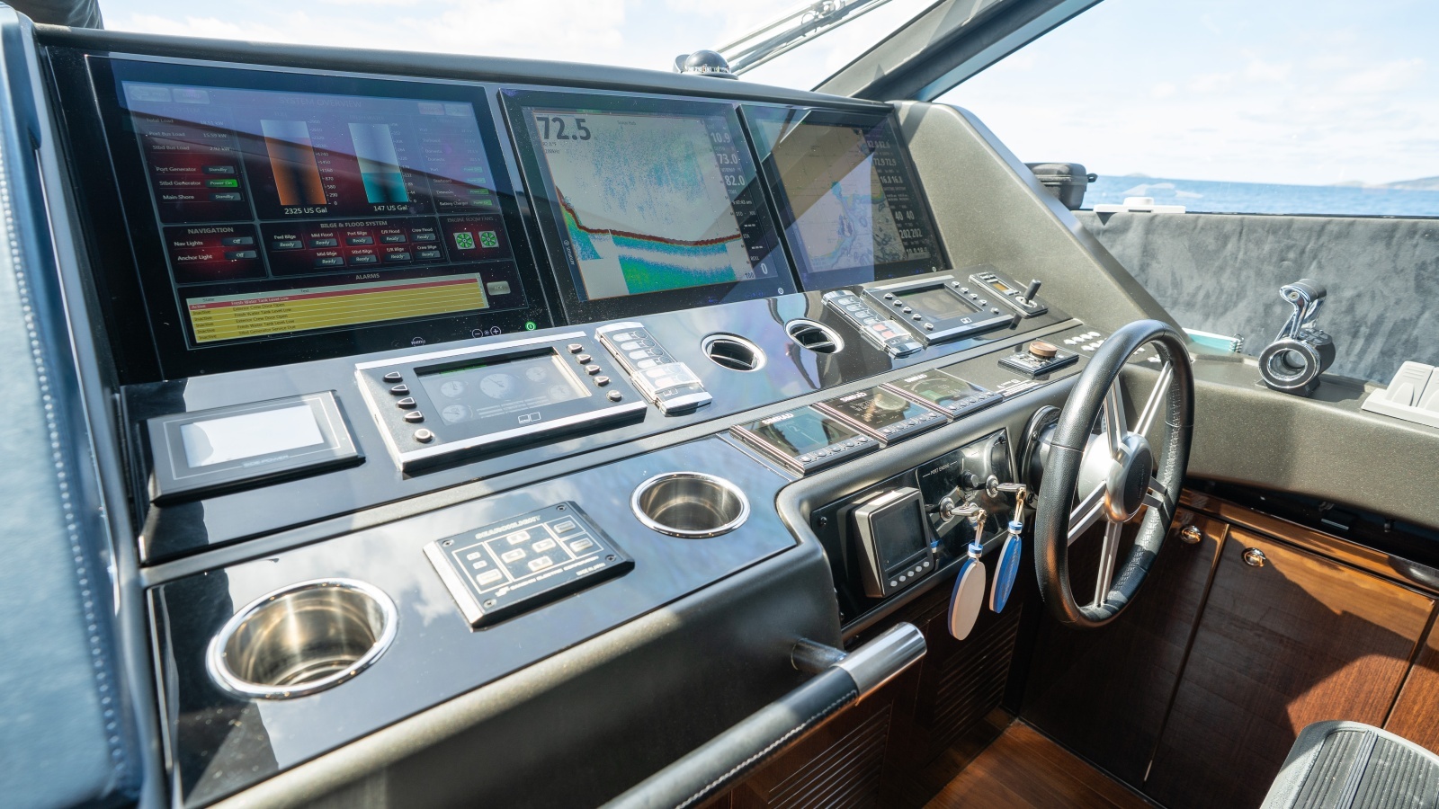 2017 Sunseeker 86 Yacht photo 46
