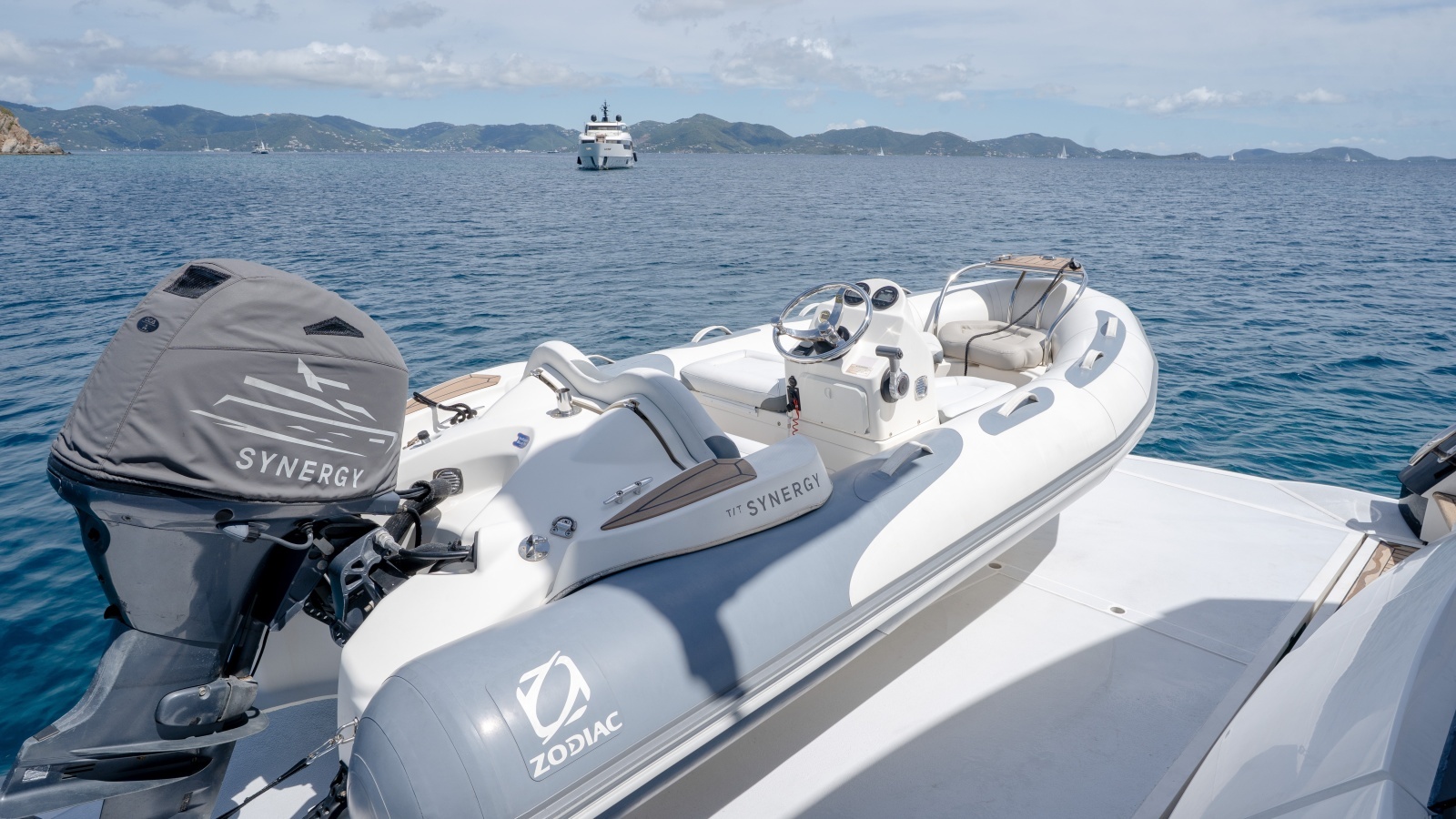 2017 Sunseeker 86 Yacht photo 19