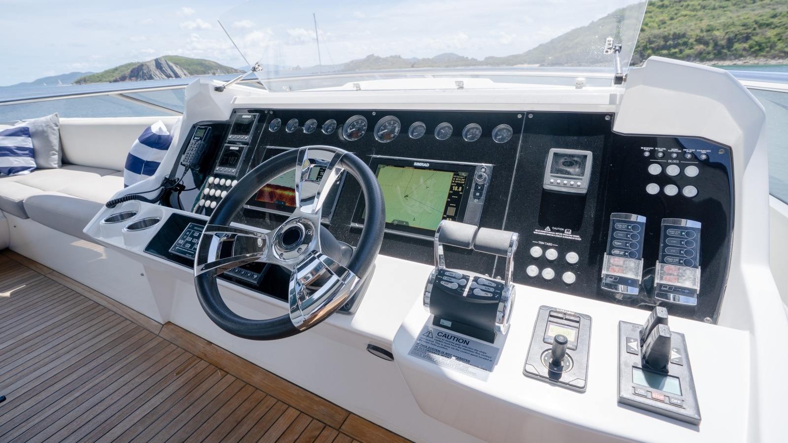 2017 Sunseeker 86 Yacht photo 110