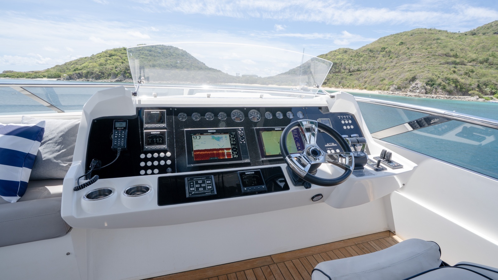 2017 Sunseeker 86 Yacht photo 109