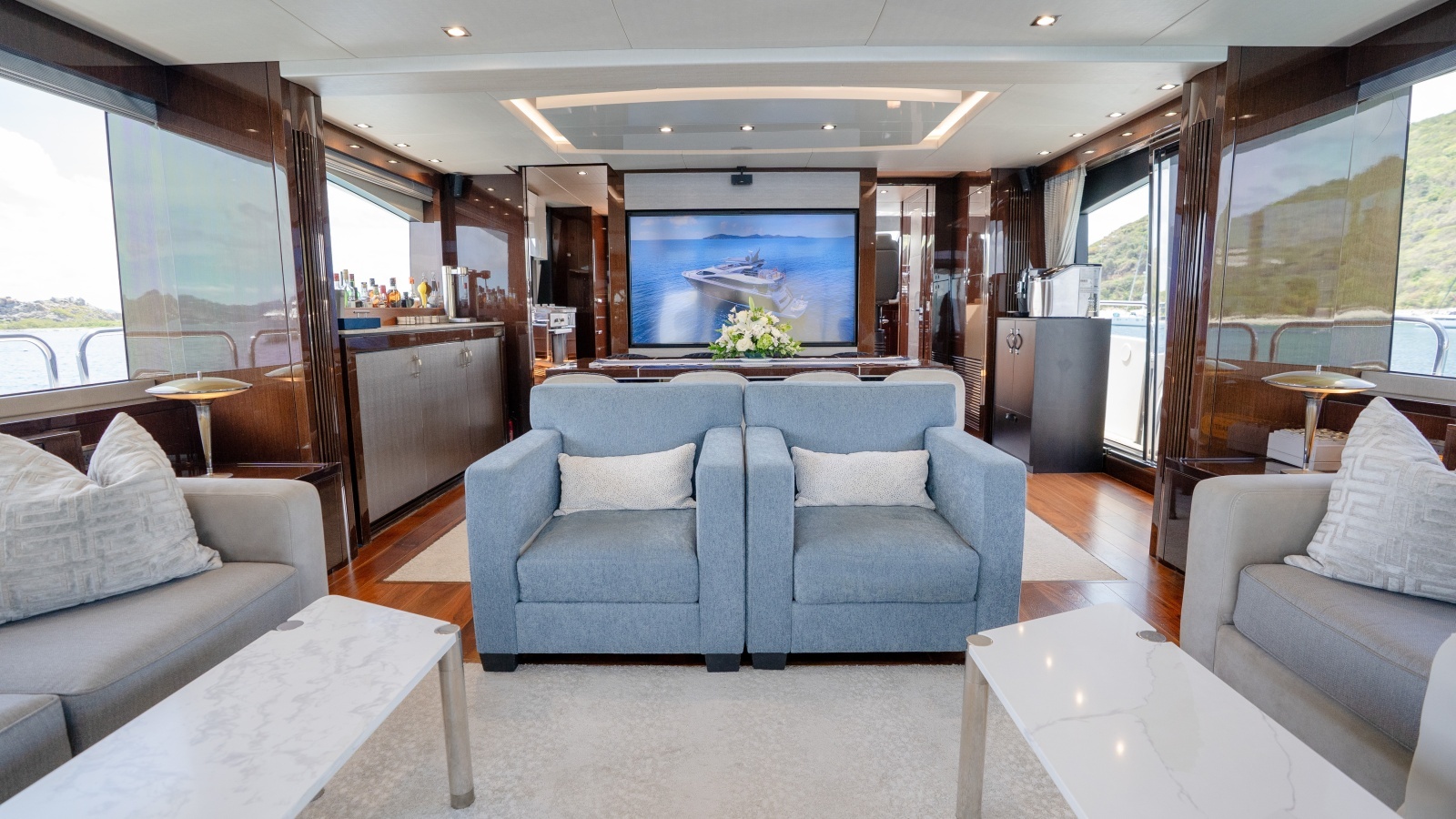 2017 Sunseeker 86 Yacht photo 30