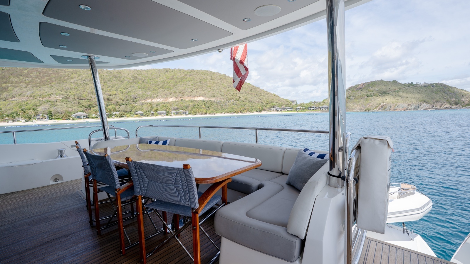 2017 Sunseeker 86 Yacht photo 23