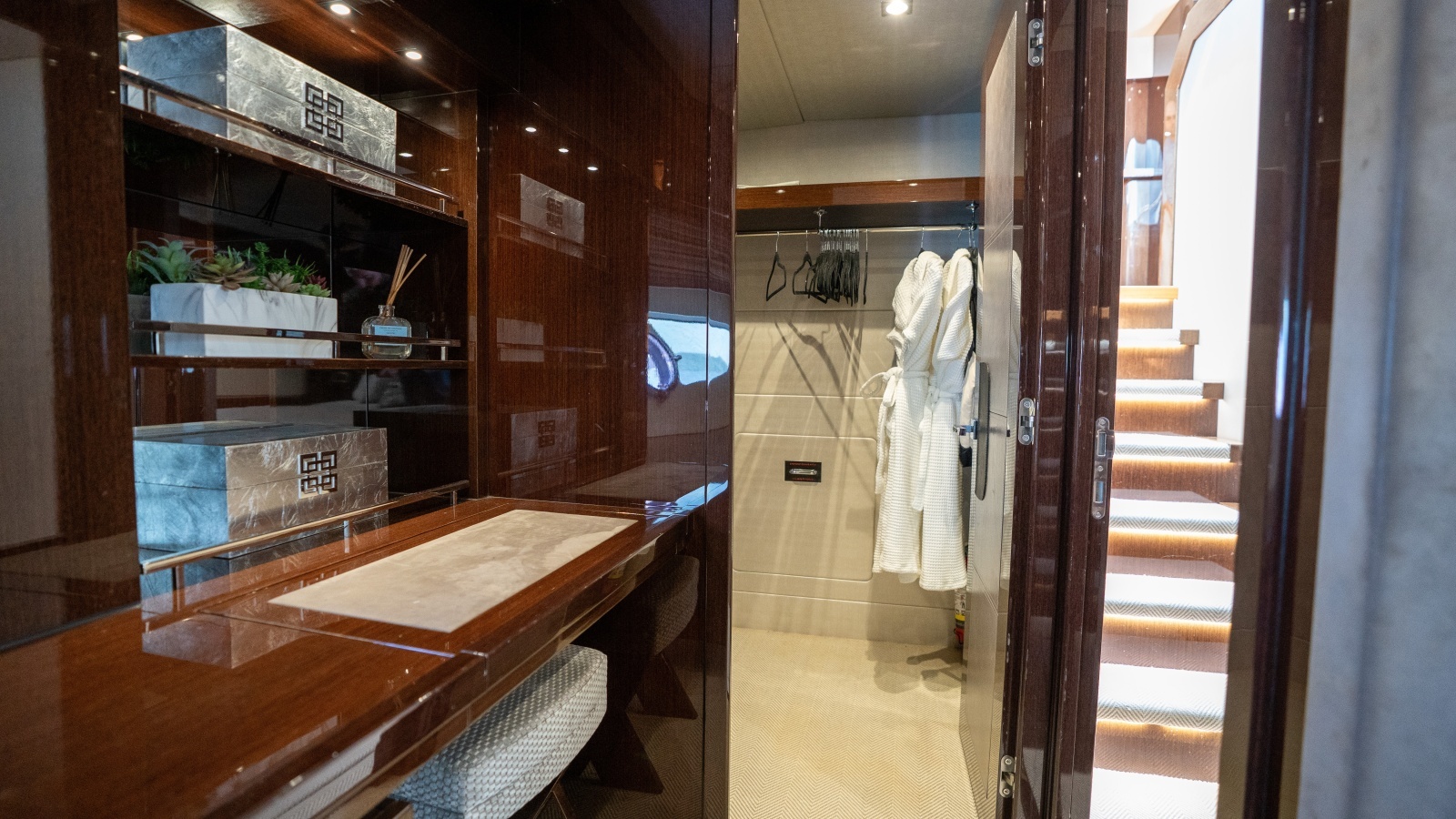 2017 Sunseeker 86 Yacht photo 66
