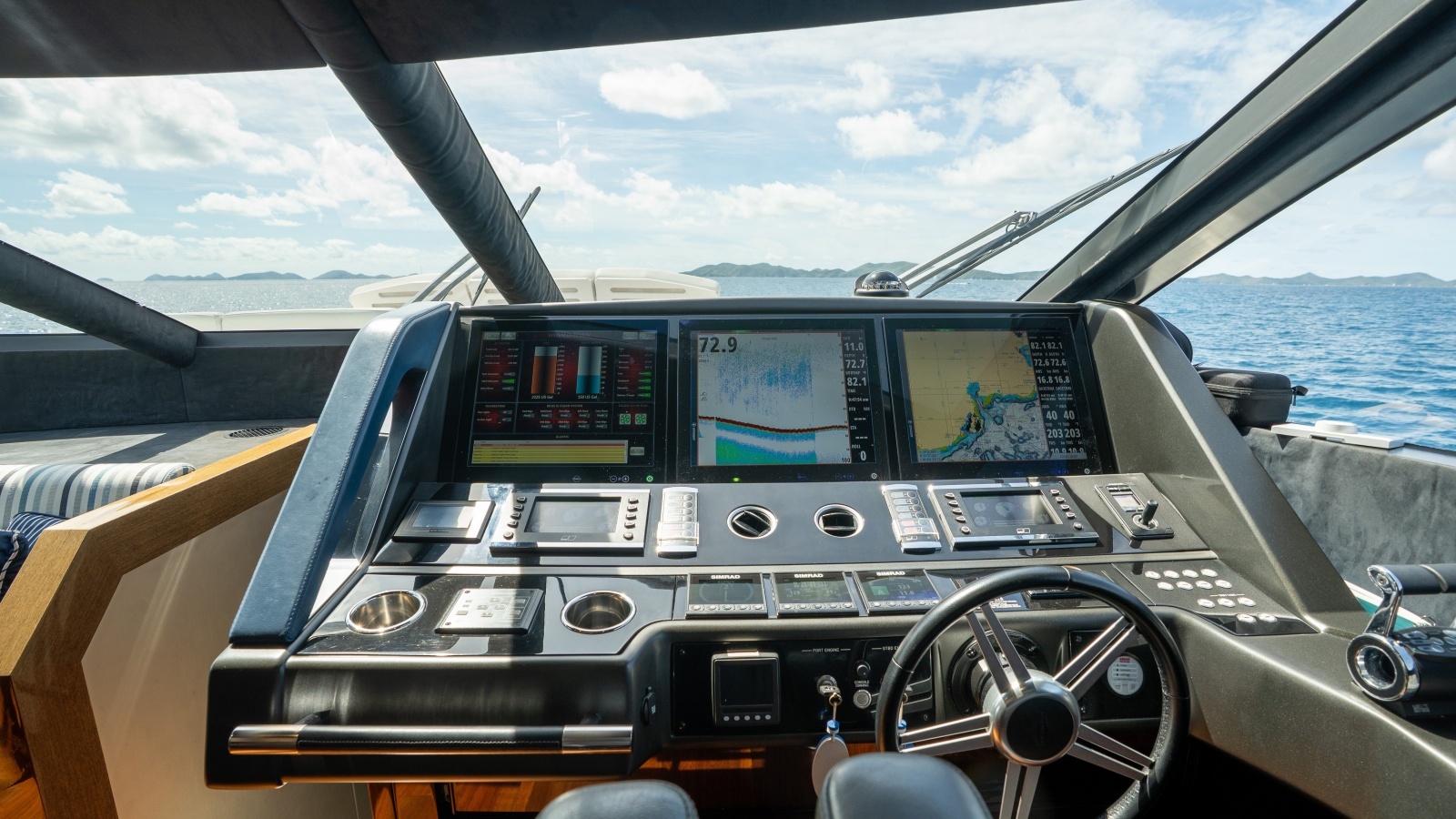 2017 Sunseeker 86 Yacht photo 45