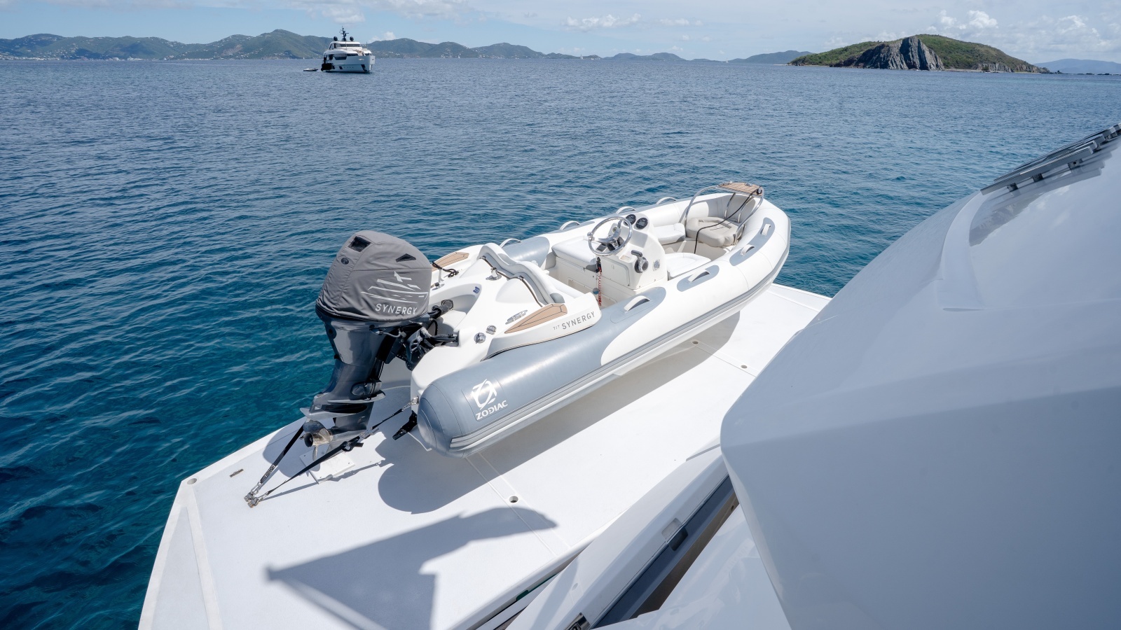 2017 Sunseeker 86 Yacht photo 18