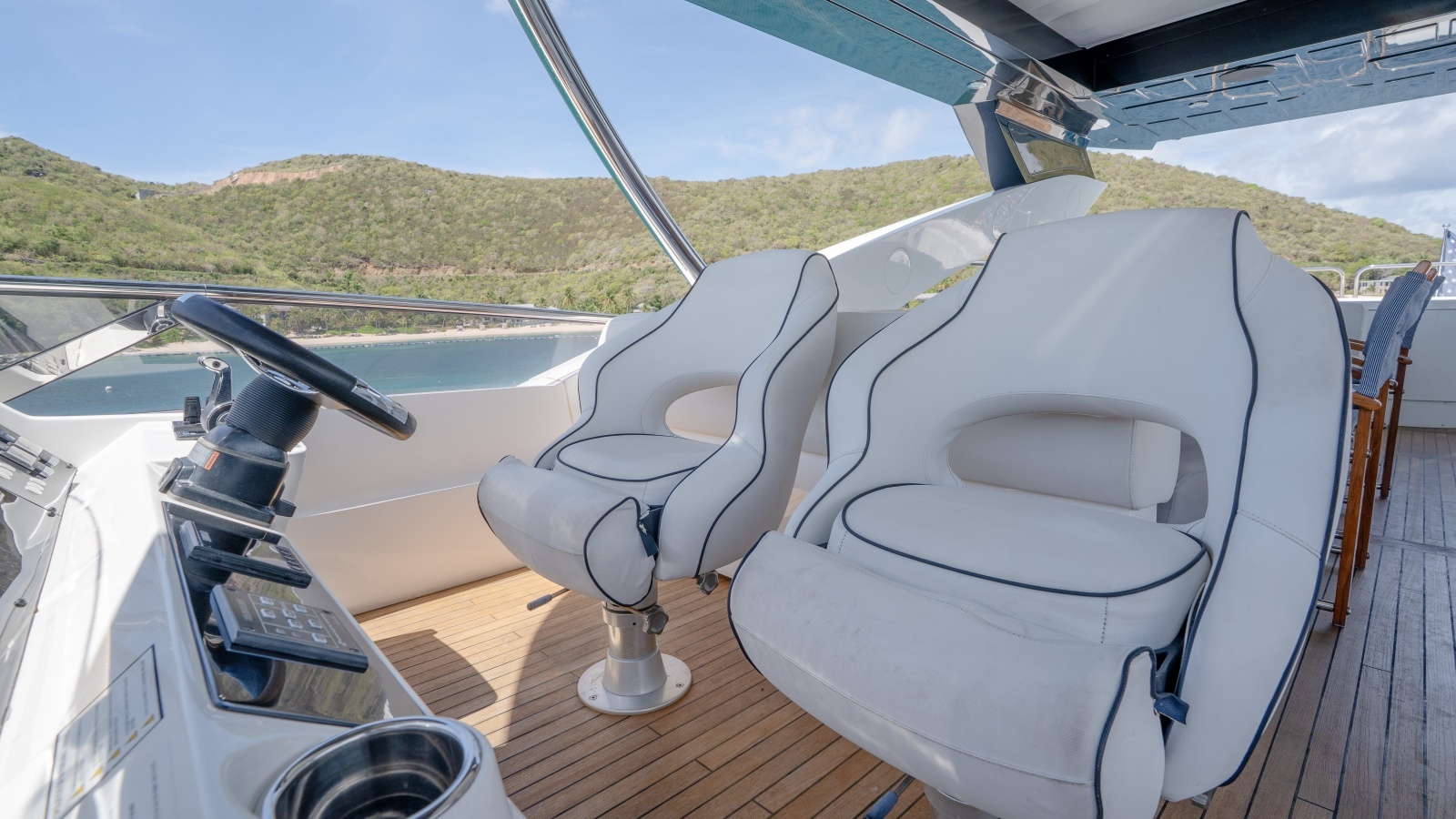 2017 Sunseeker 86 Yacht photo 108