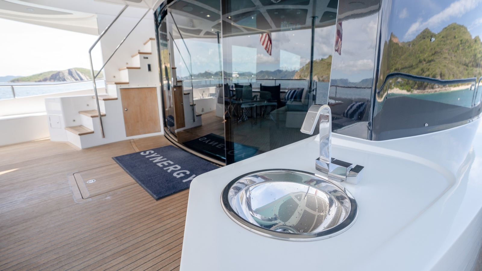 2017 Sunseeker 86 Yacht photo 27