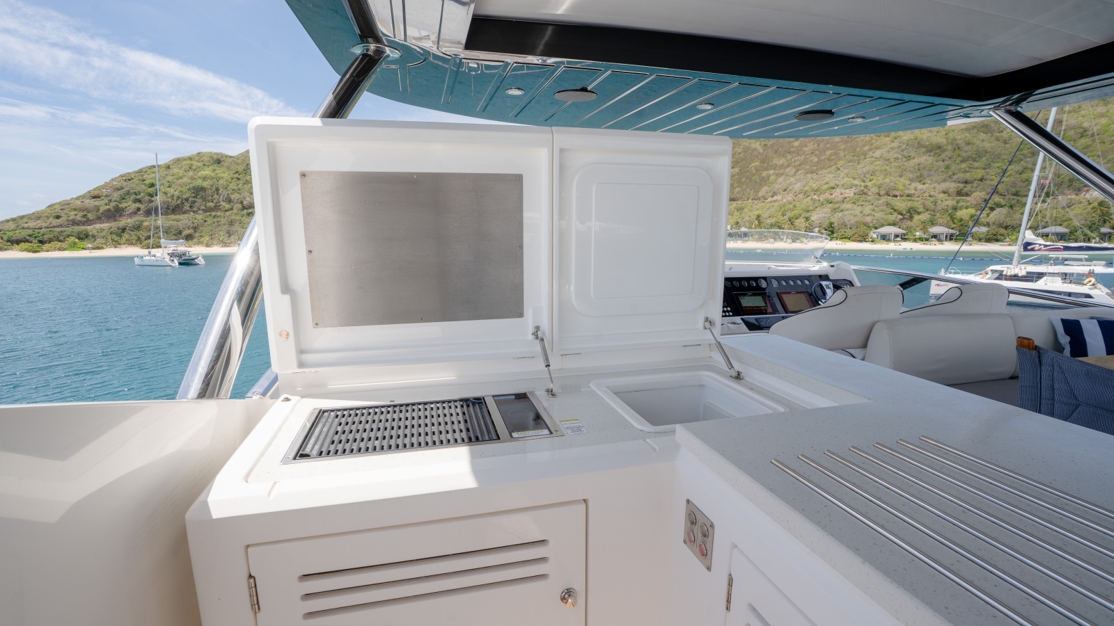 2017 Sunseeker 86 Yacht photo 102