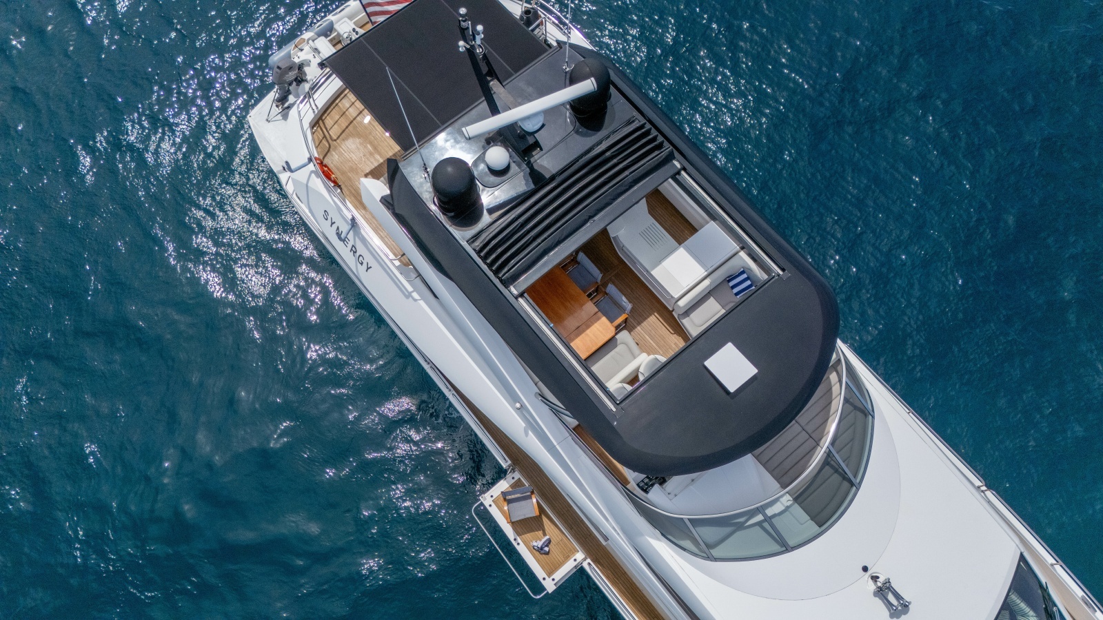 2017 Sunseeker 86 Yacht photo 12