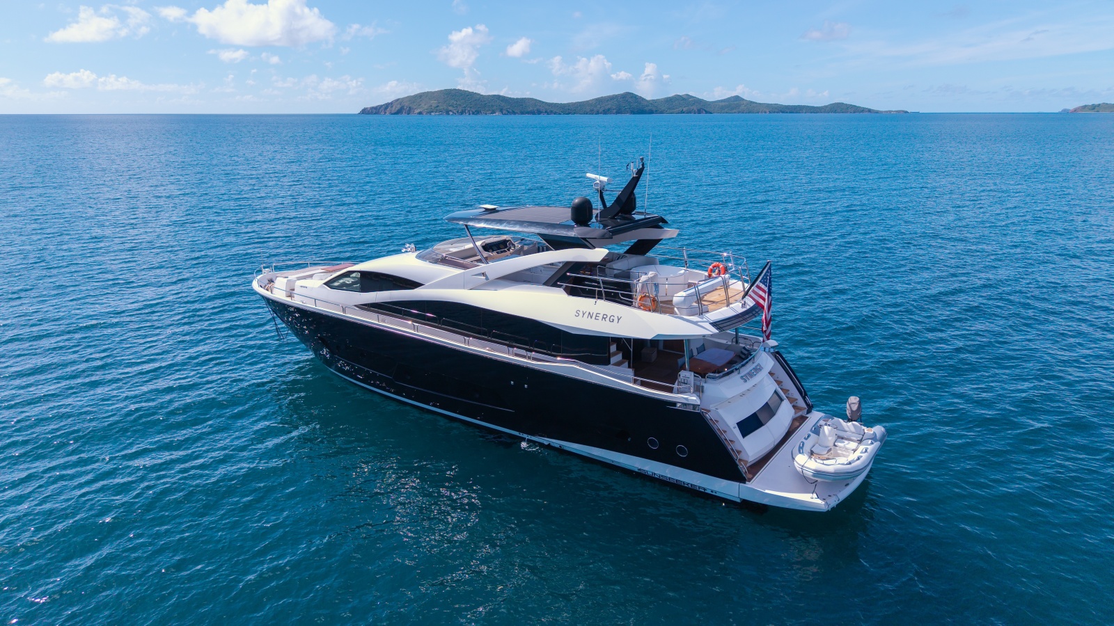 86' 2017 Sunseeker 86 Yacht