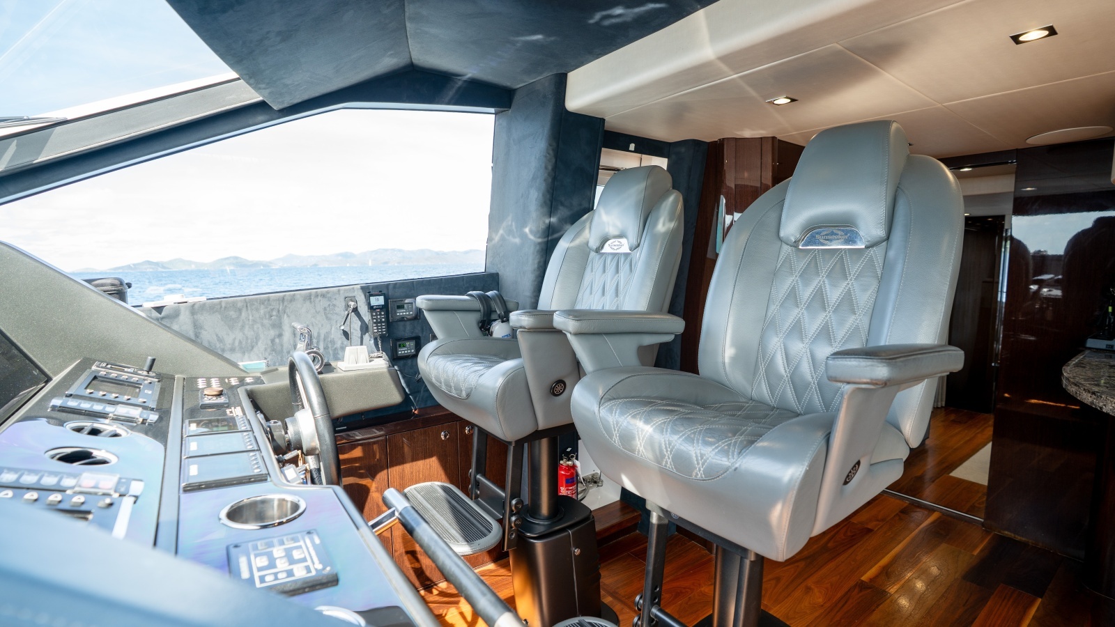 2017 Sunseeker 86 Yacht photo 43