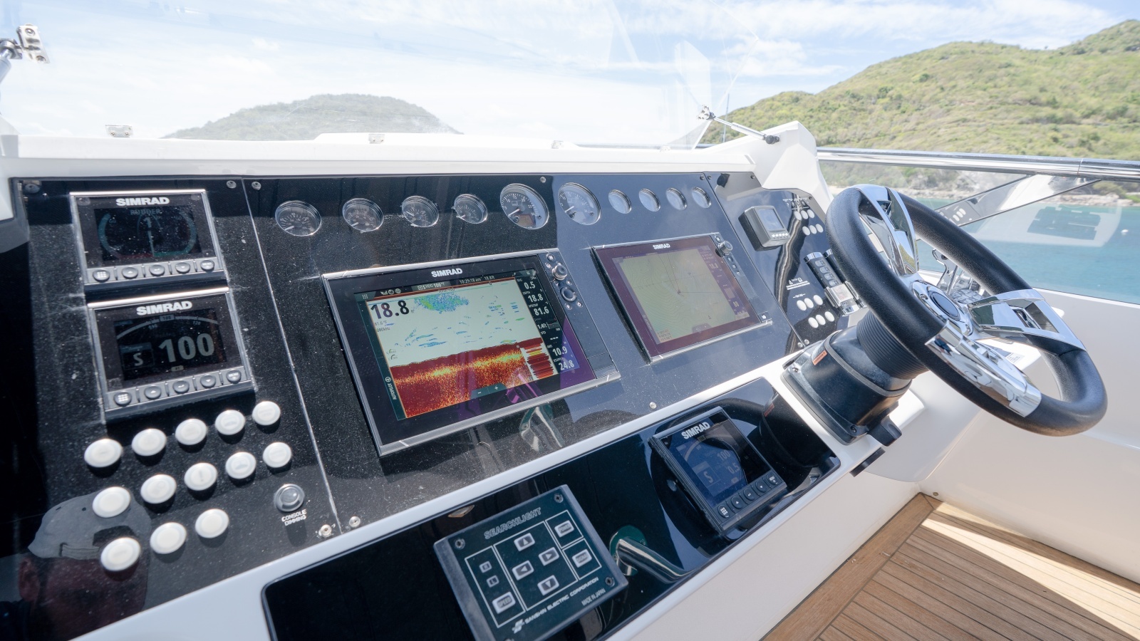 2017 Sunseeker 86 Yacht photo 111