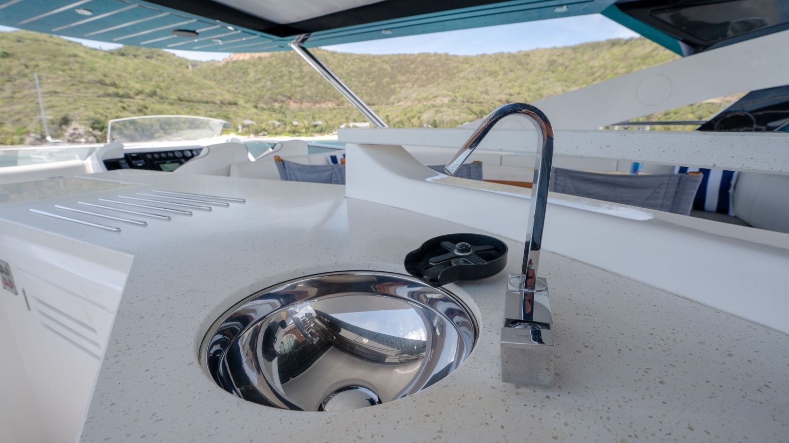 2017 Sunseeker 86 Yacht photo 104