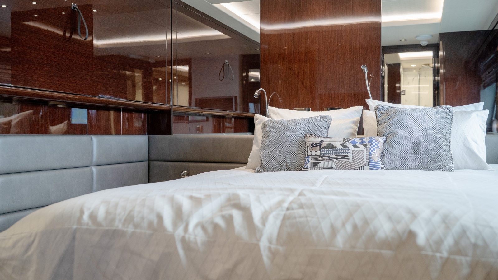 2017 Sunseeker 86 Yacht photo 76