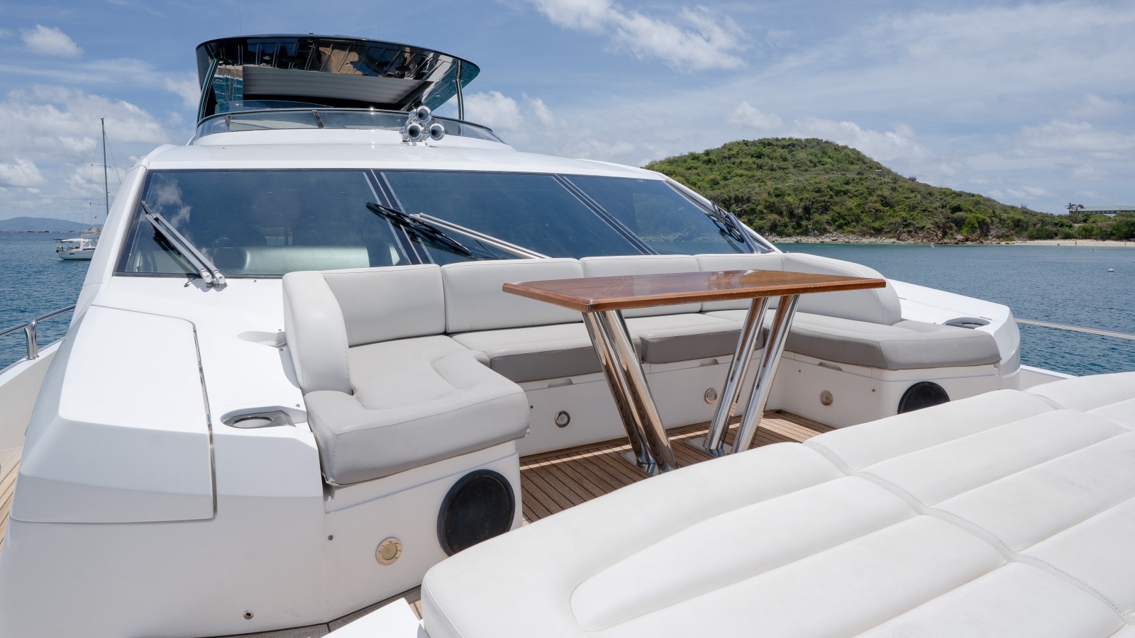 2017 Sunseeker 86 Yacht photo 90