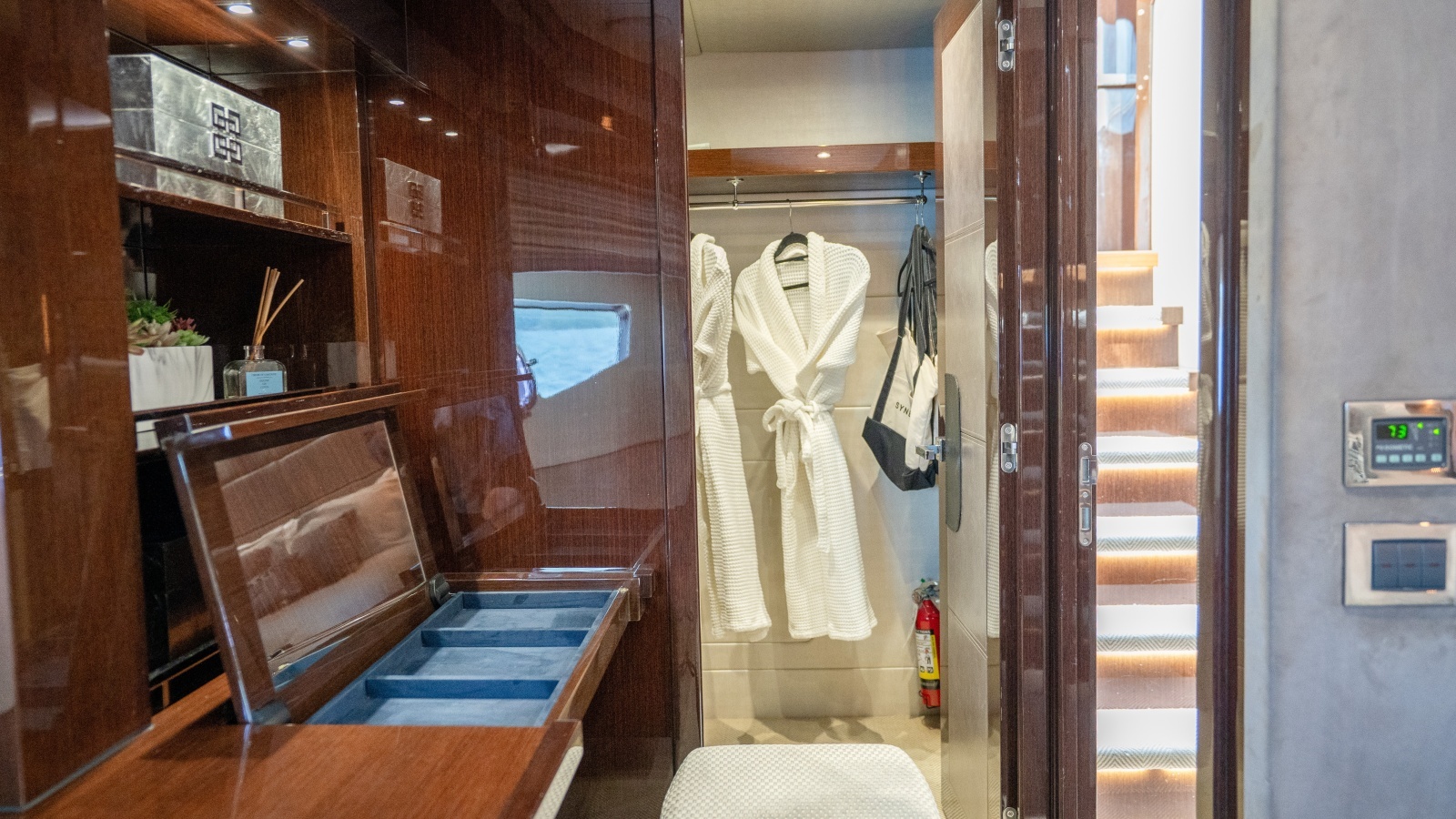 2017 Sunseeker 86 Yacht photo 67