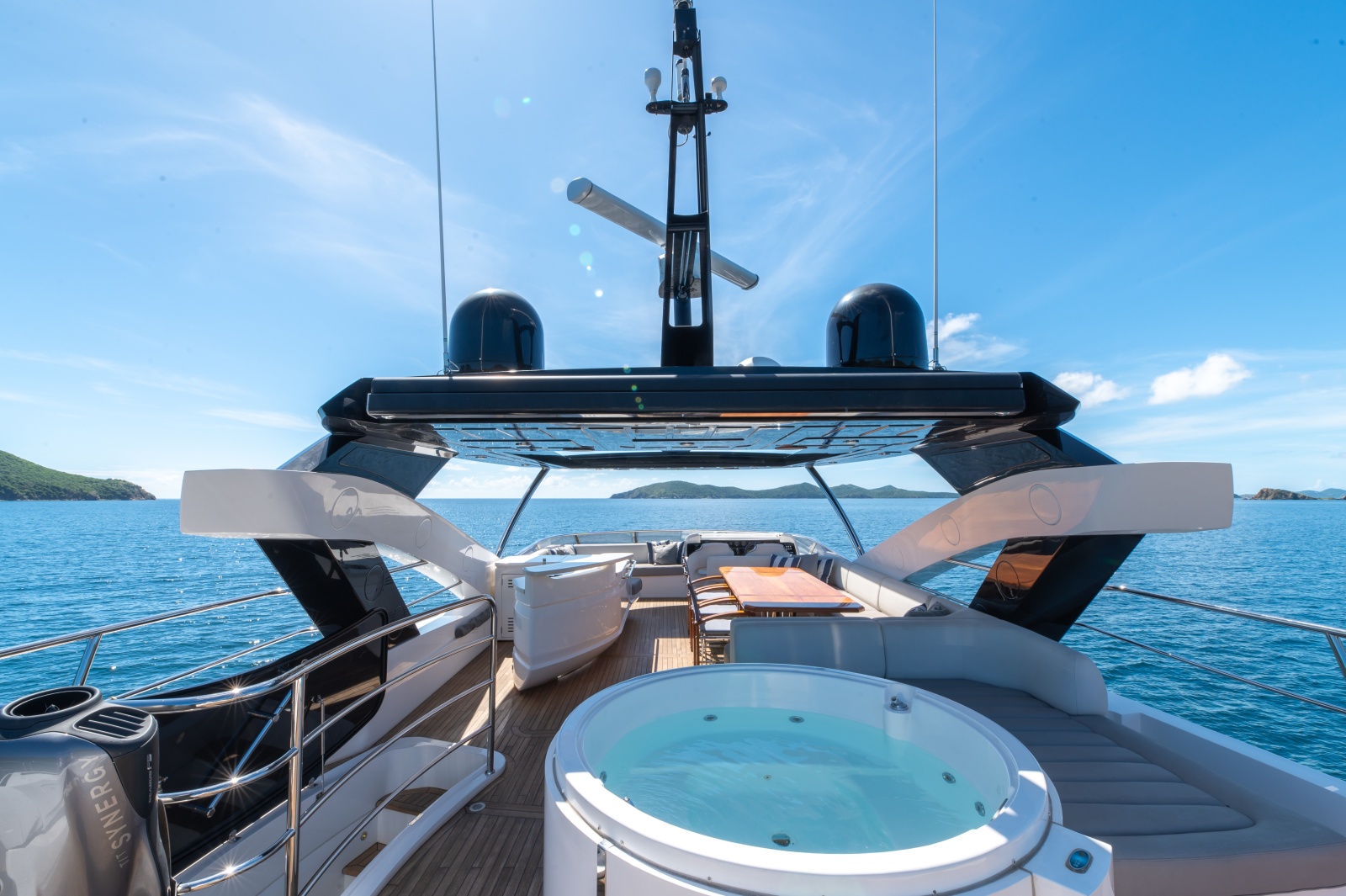 86' 2017 Sunseeker 86 Yacht