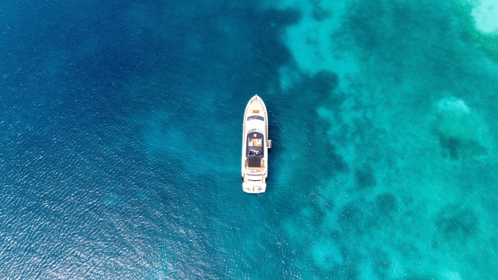 2017 Sunseeker 86 Yacht photo 17