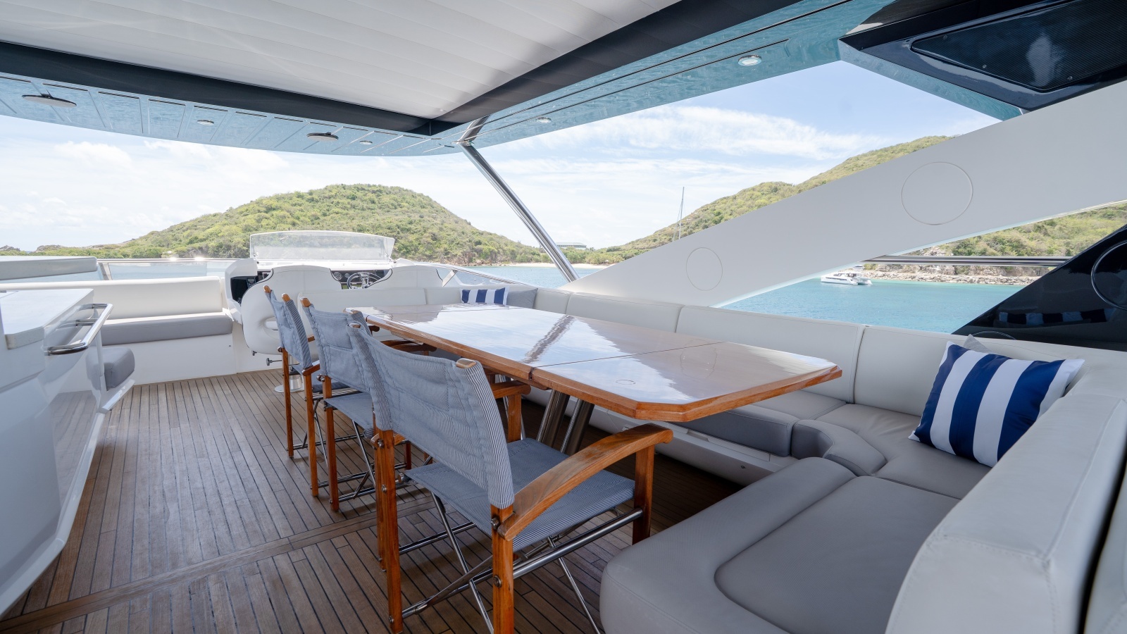 2017 Sunseeker 86 Yacht photo 98