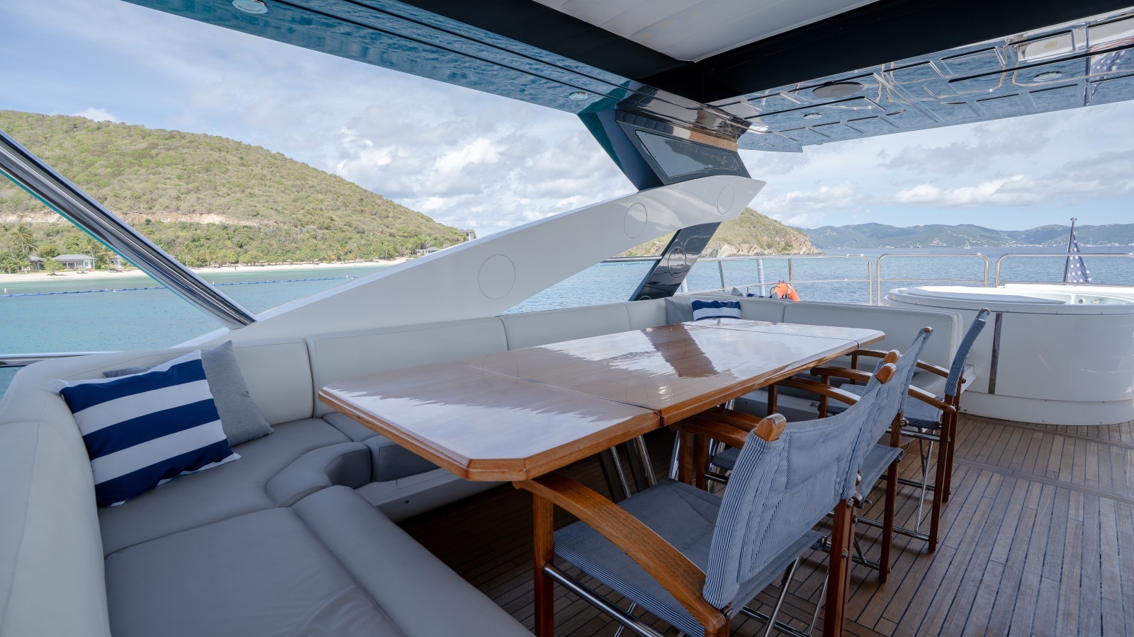 2017 Sunseeker 86 Yacht photo 99