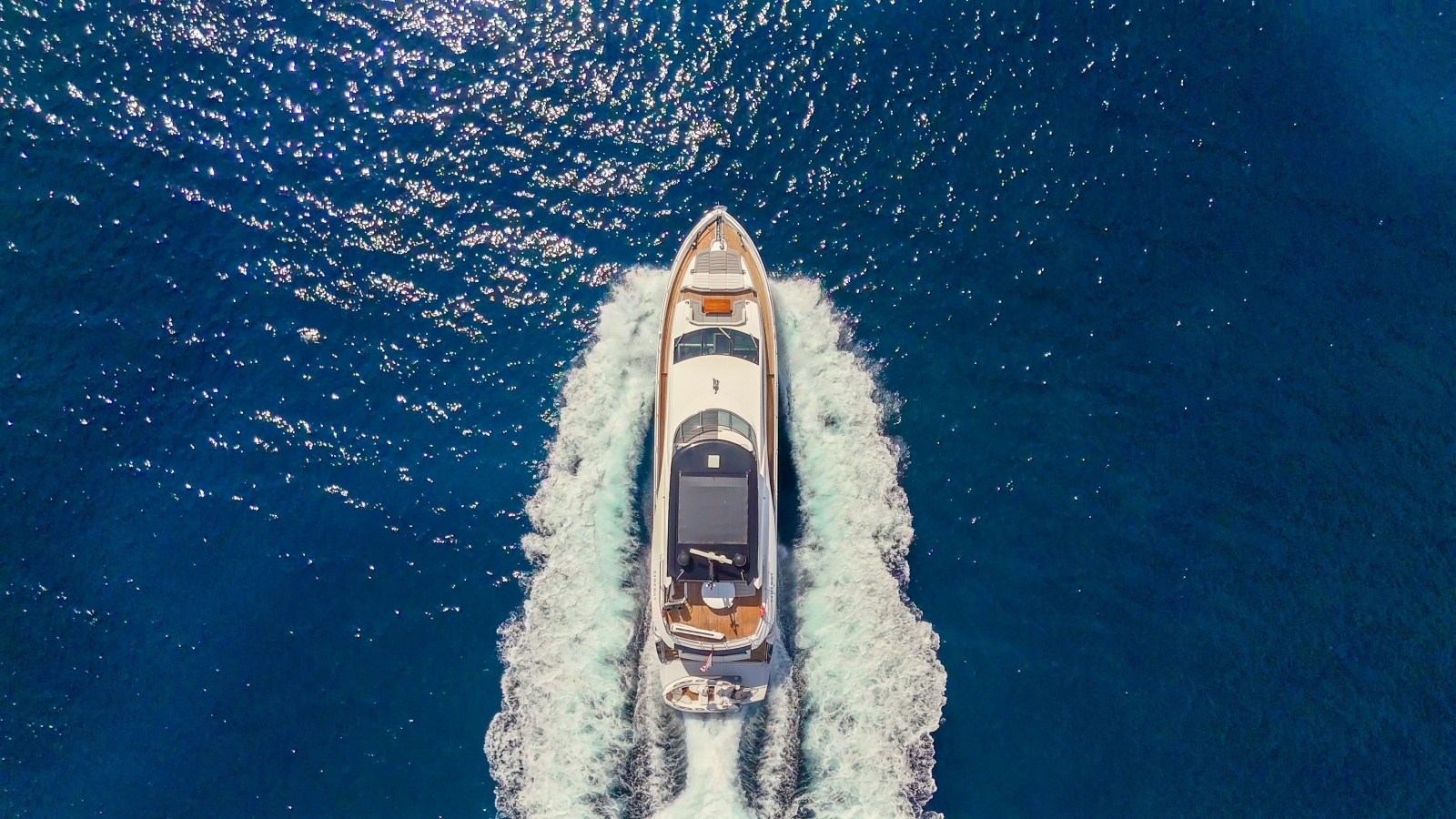 2017 Sunseeker 86 Yacht photo 15