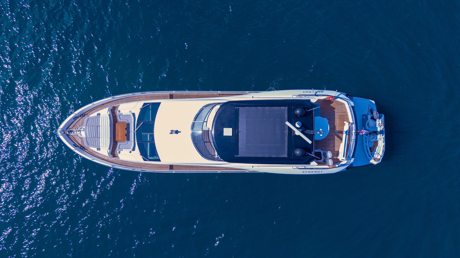 86' 2017 Sunseeker 86 Yacht