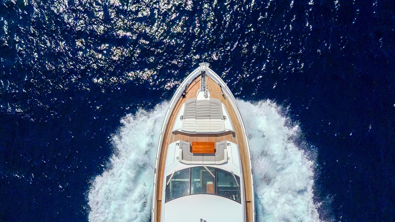 2017 Sunseeker 86 Yacht photo 5