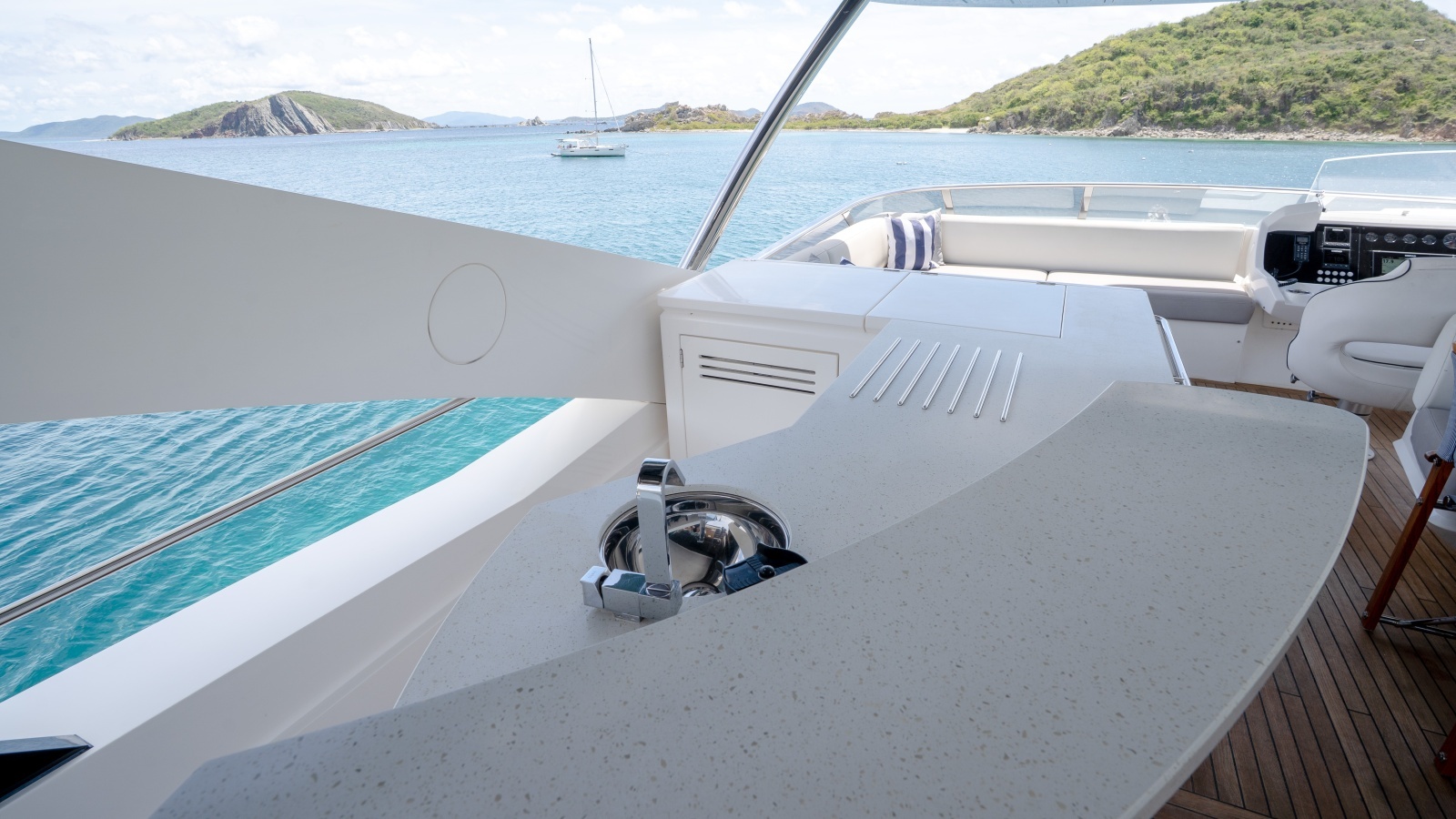 2017 Sunseeker 86 Yacht photo 100