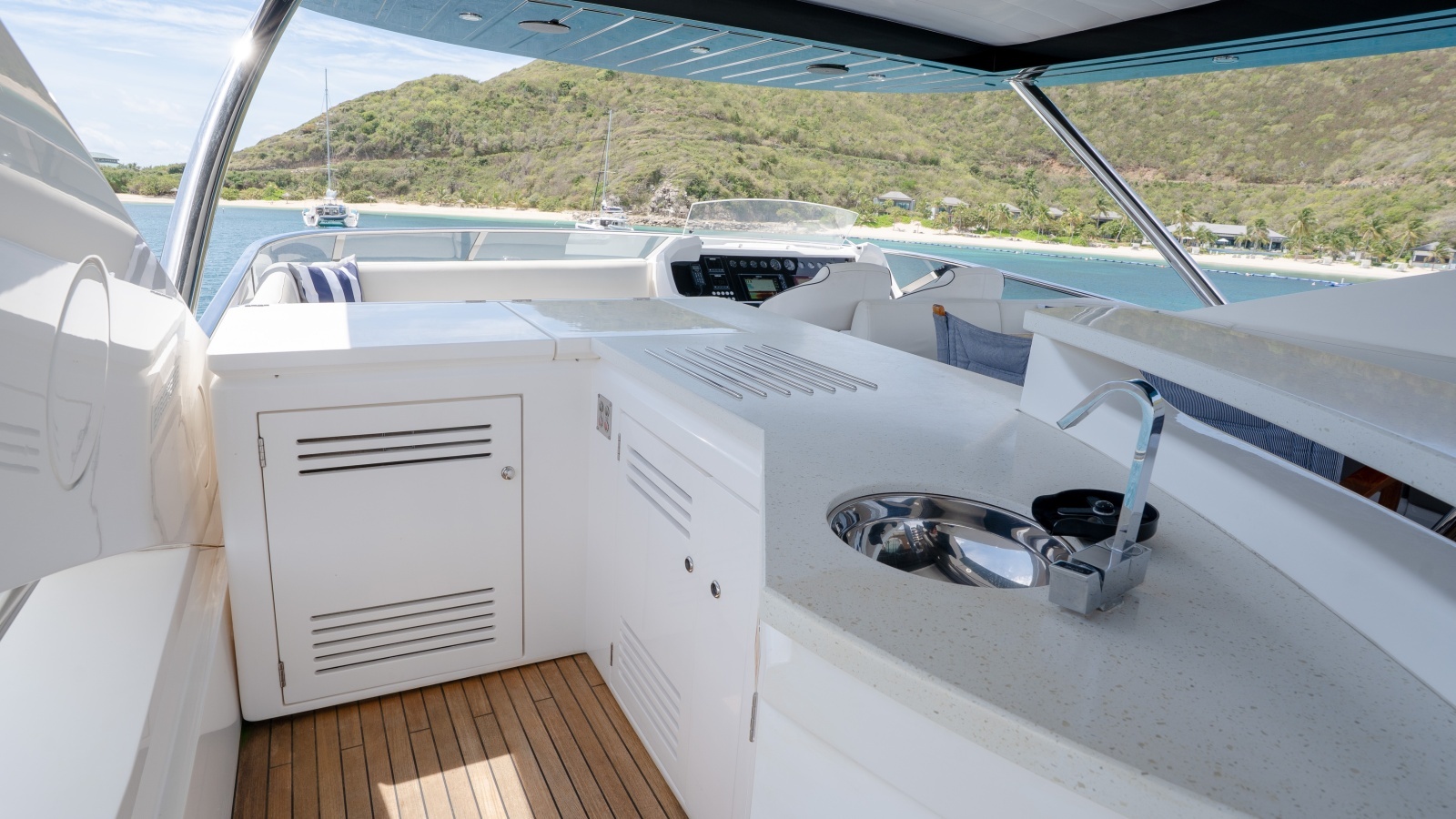 2017 Sunseeker 86 Yacht photo 101