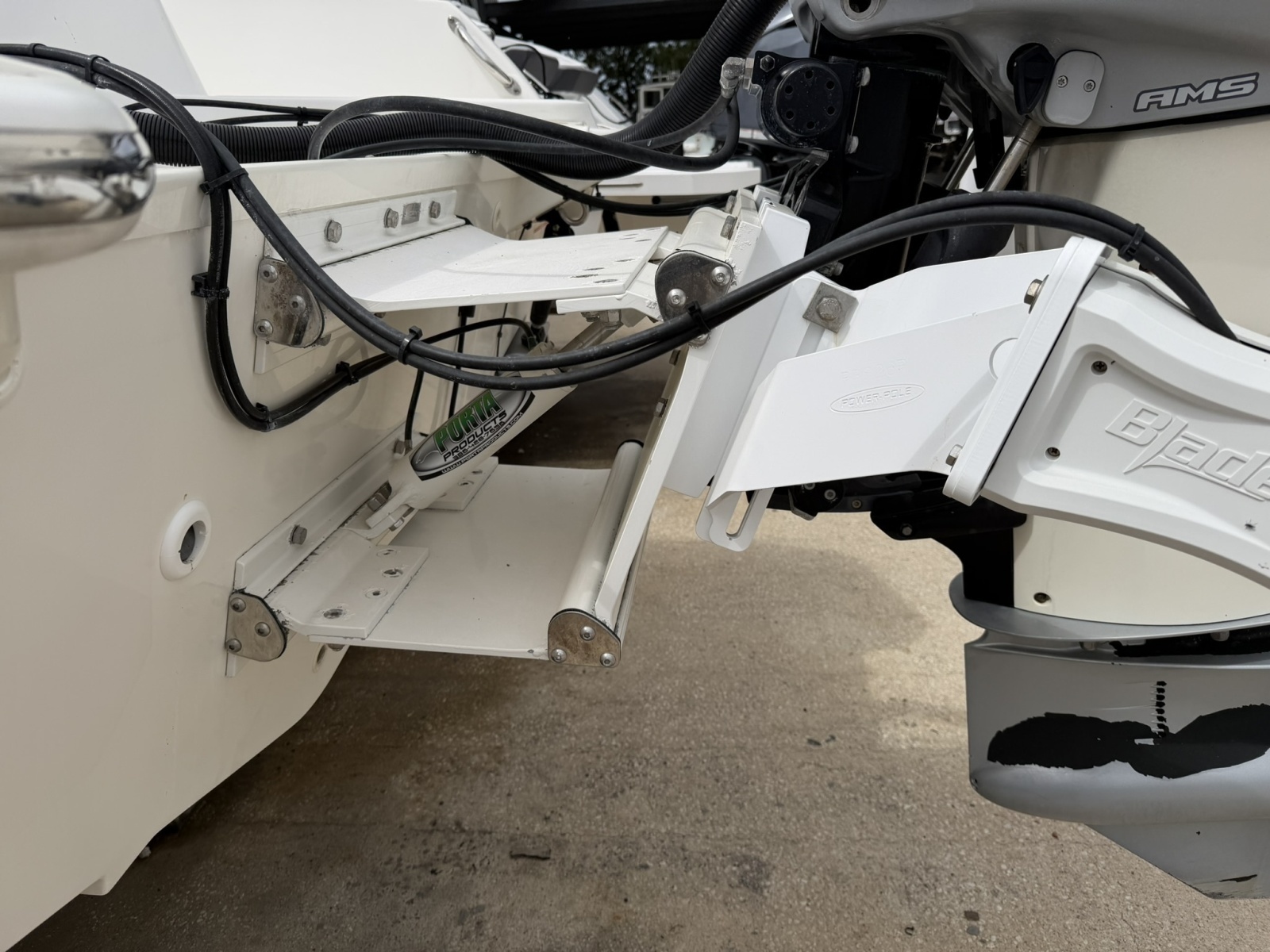 27ft Boston Whaler Yacht For Sale