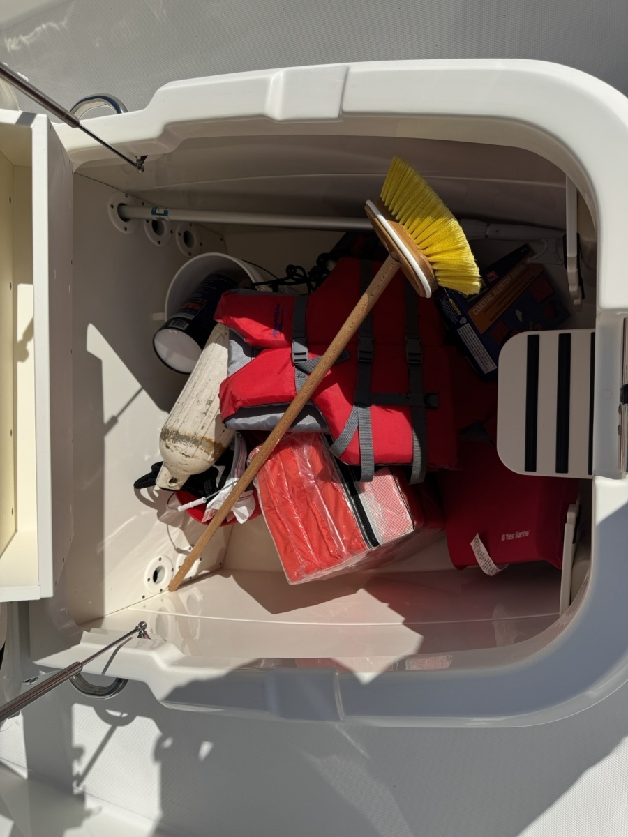 27ft Boston Whaler Yacht For Sale