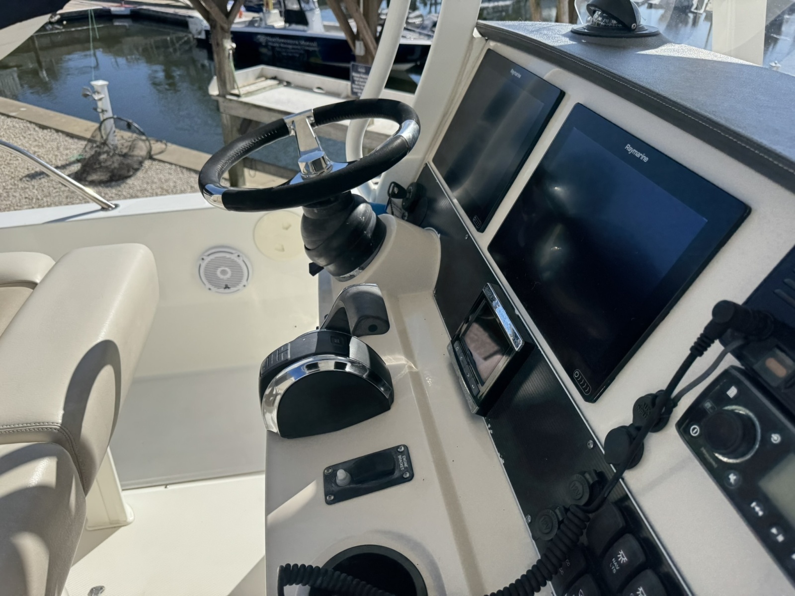 27ft Boston Whaler Yacht For Sale