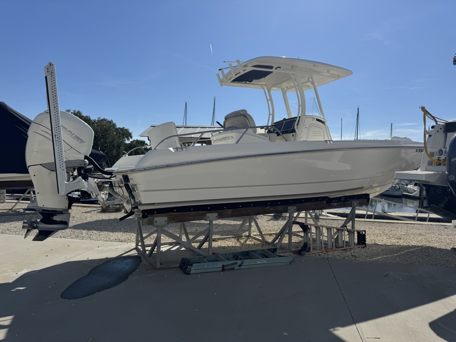 27ft Boston Whaler Yacht For Sale