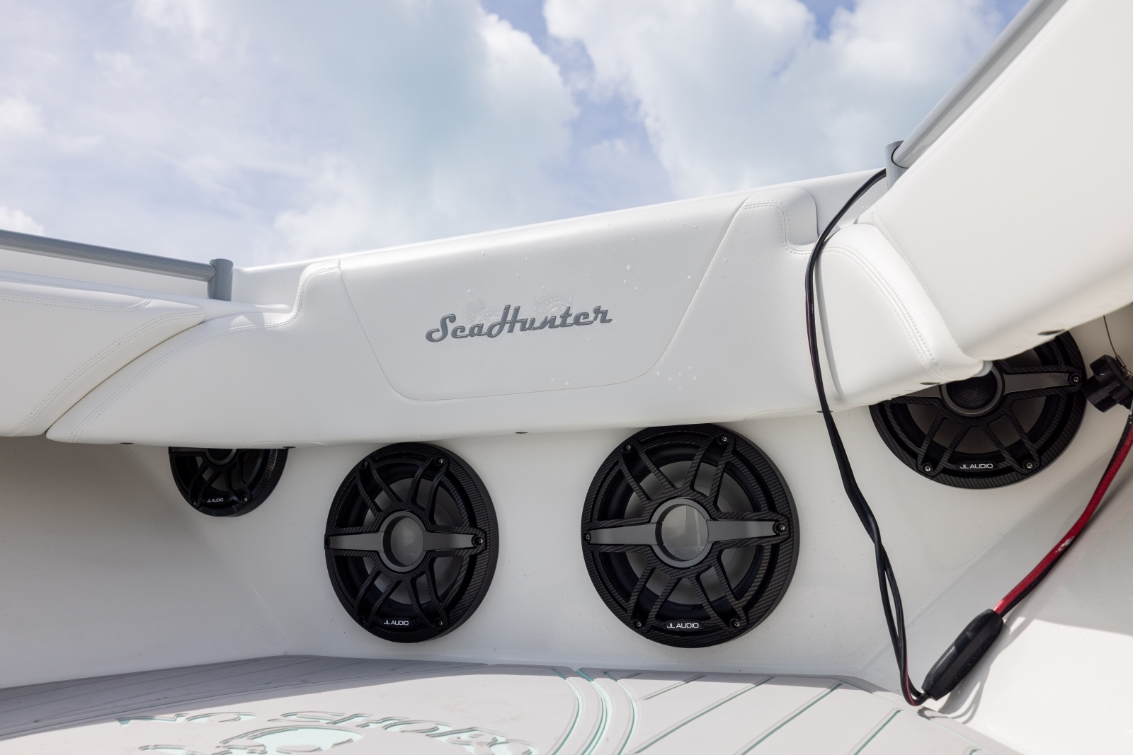 30ft SeaHunter Yacht For Sale